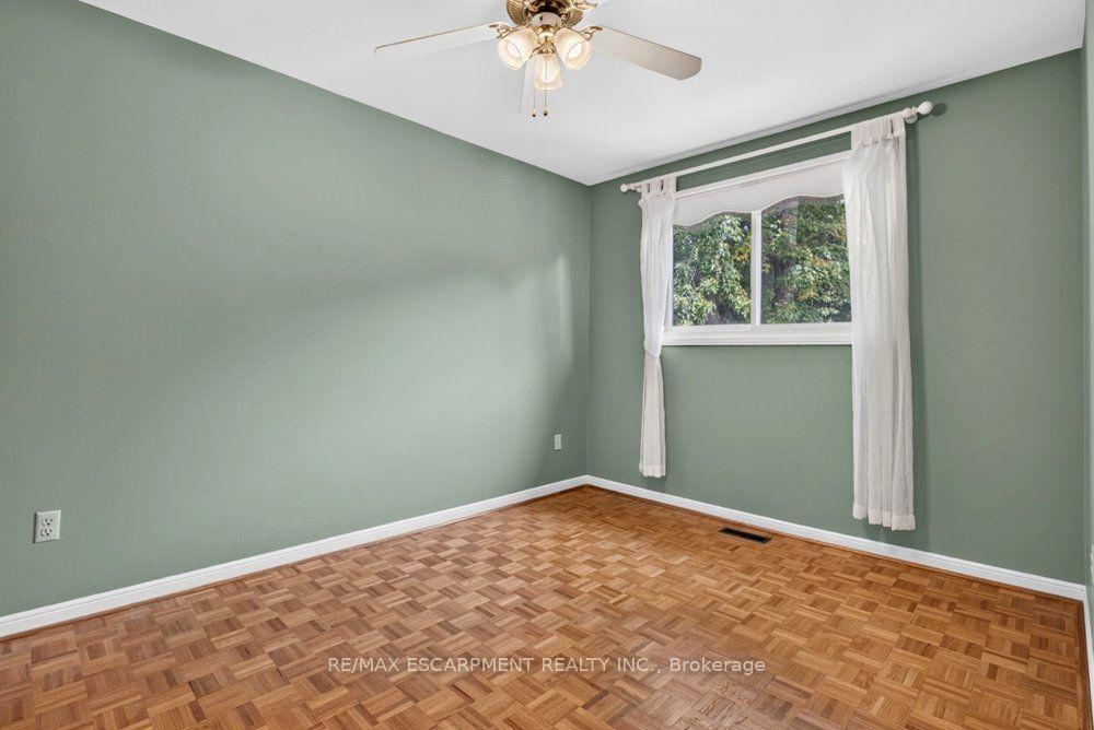 Photo 19 of 159 All Saints Crescent, Oakville, Ford — HOMEH