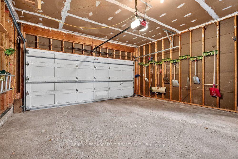 Photo 29 of 159 All Saints Crescent, Oakville, Ford — HOMEH