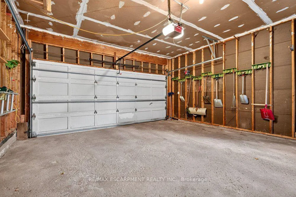 Photo 22 of 159 All Saints Crescent, Oakville, Ford — HOMEH