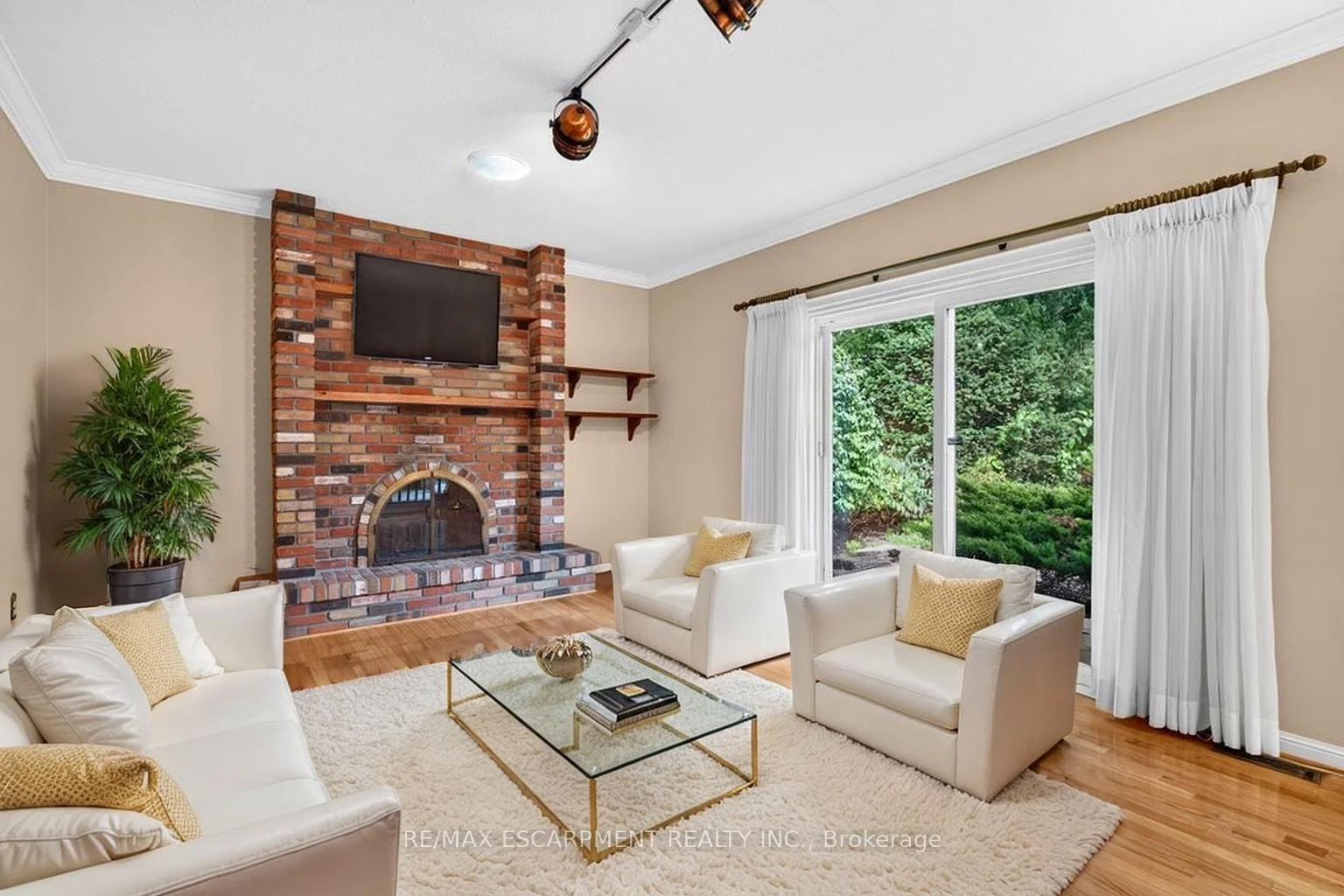 Photo 39 of 159 All Saints Crescent, Oakville, Ford — HOMEH