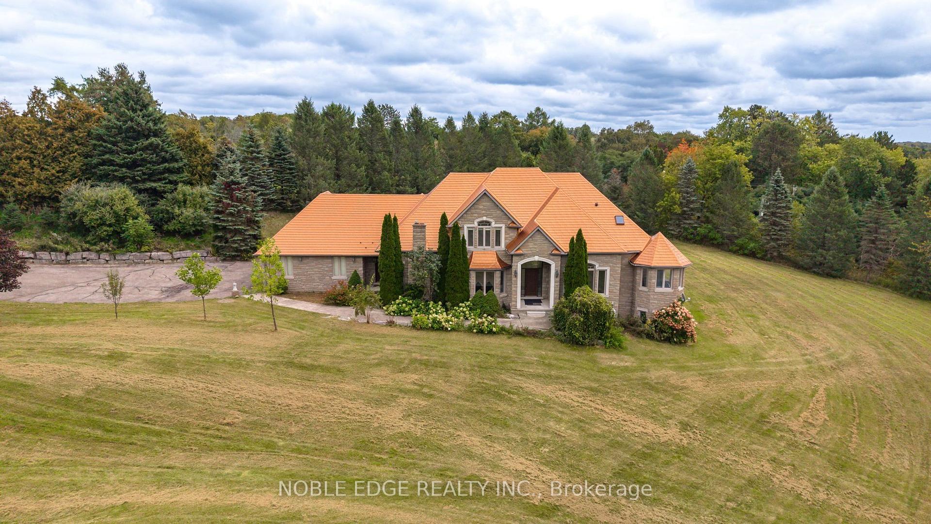 Photo 3 of 7 Walton Drive, Caledon, Palgrave — HOMEH