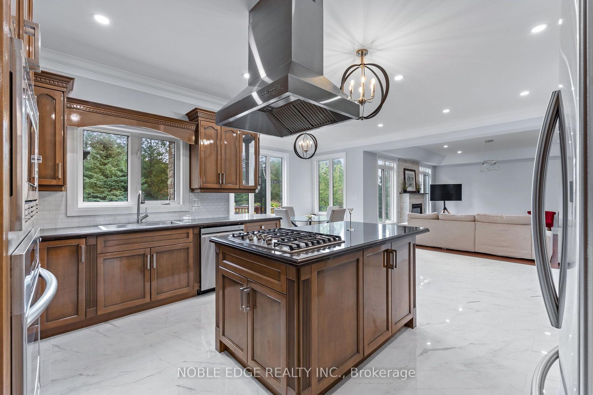 Photo 9 of 7 Walton Drive, Caledon, Palgrave — HOMEH