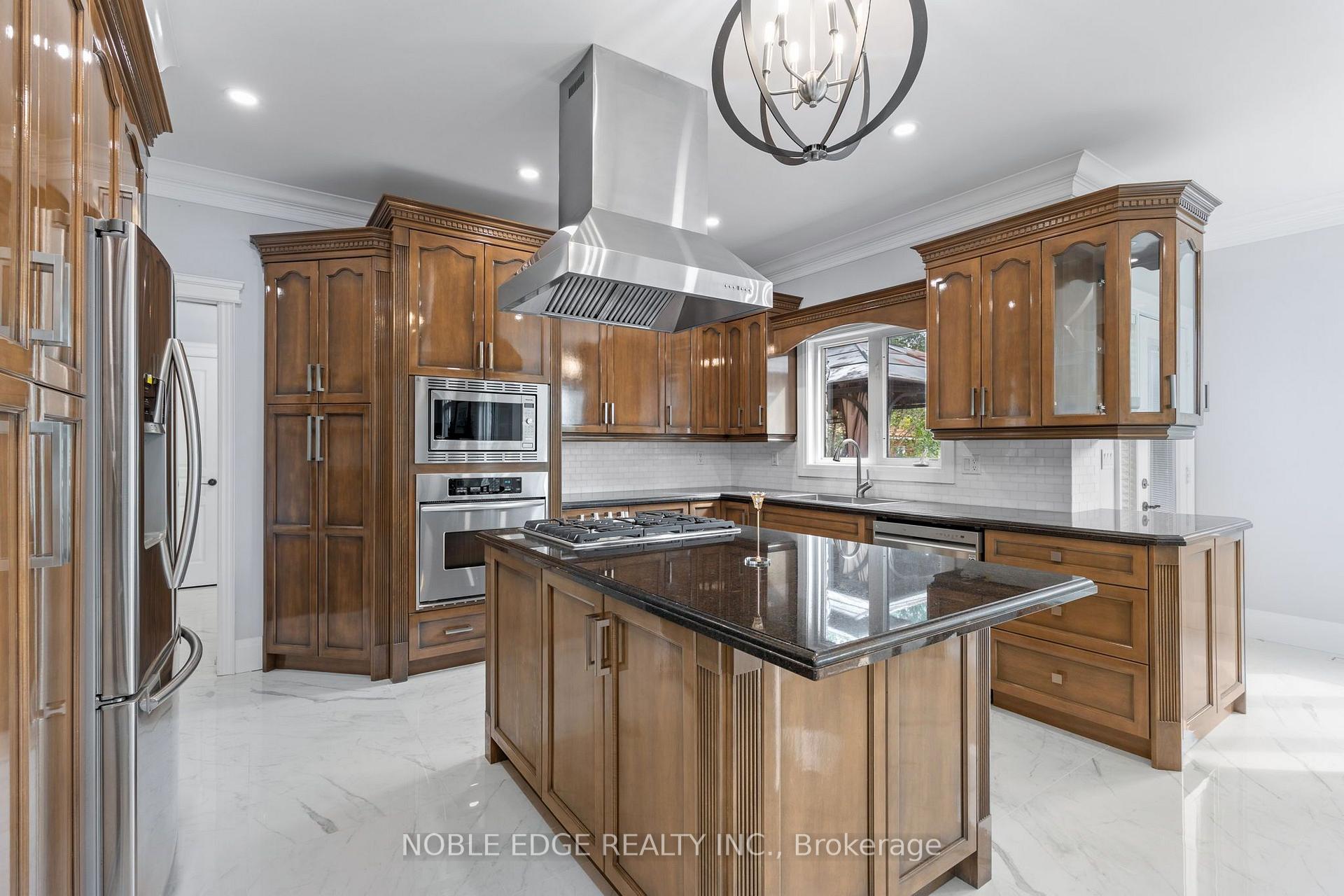 Photo 10 of 7 Walton Drive, Caledon, Palgrave — HOMEH