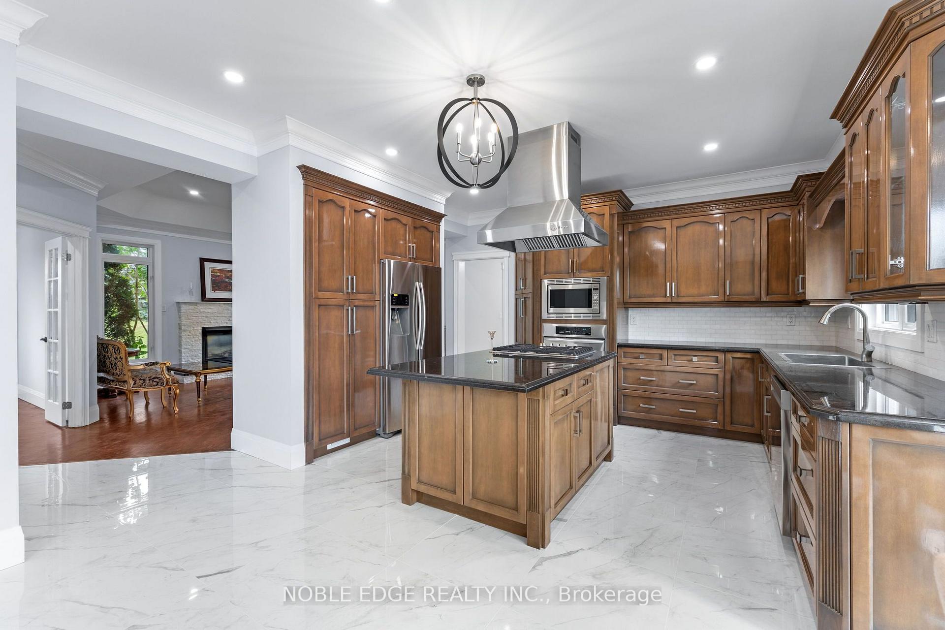 Photo 11 of 7 Walton Drive, Caledon, Palgrave — HOMEH