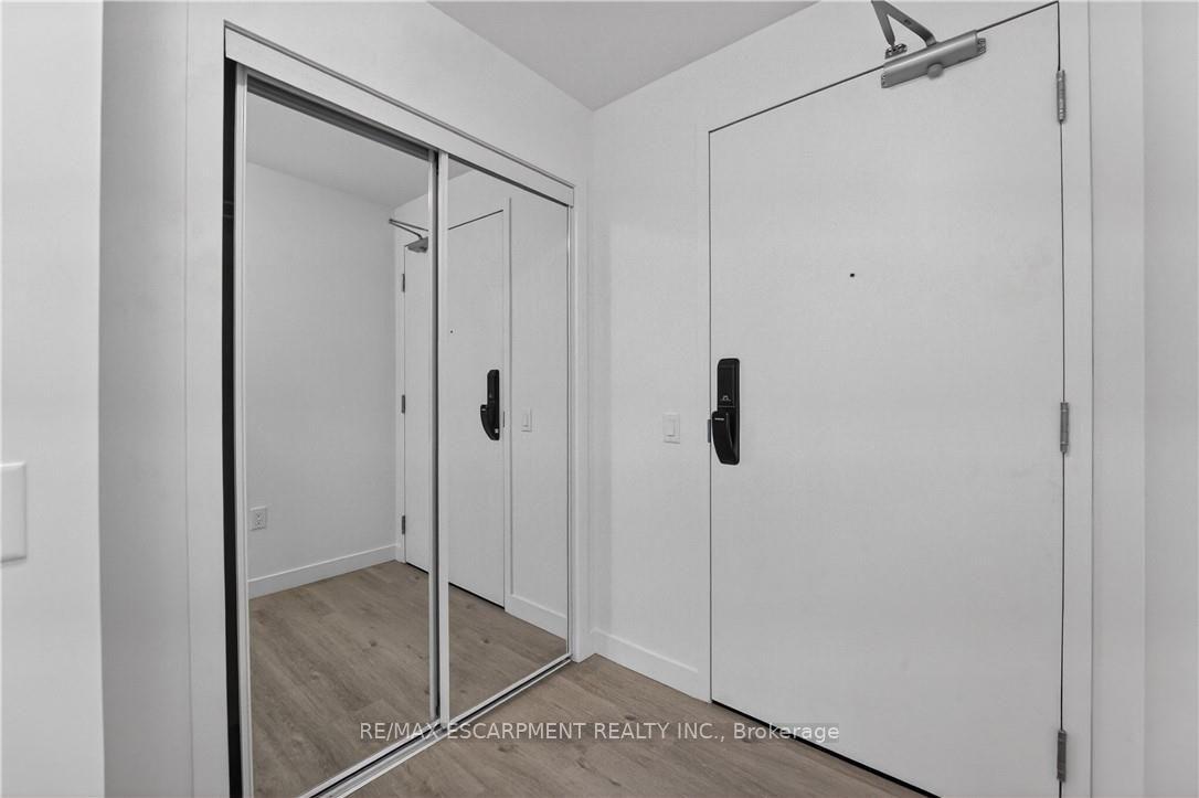 Photo 3 of Unit 718, 461 Green Road, Hamilton, Stoney Creek — HOMEH