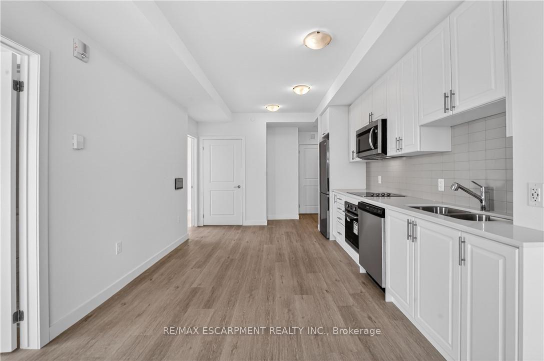Photo 10 of Unit 718, 461 Green Road, Hamilton, Stoney Creek — HOMEH