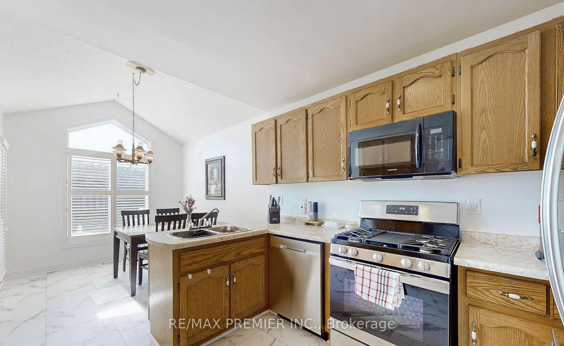Photo 12 of Unit 13, 9 Wentworth Drive, Grimsby, Grimsby East — HOMEH