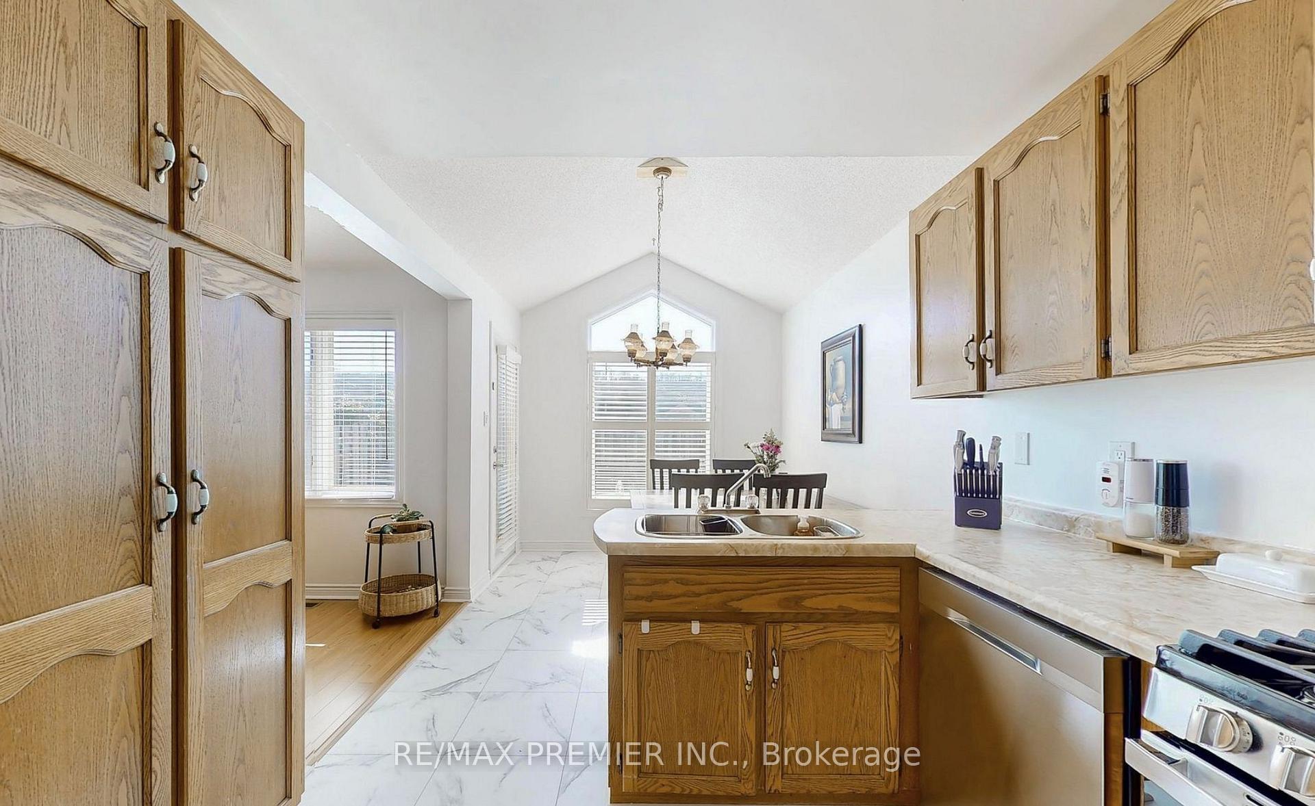 Photo 13 of Unit 13, 9 Wentworth Drive, Grimsby, Grimsby East — HOMEH