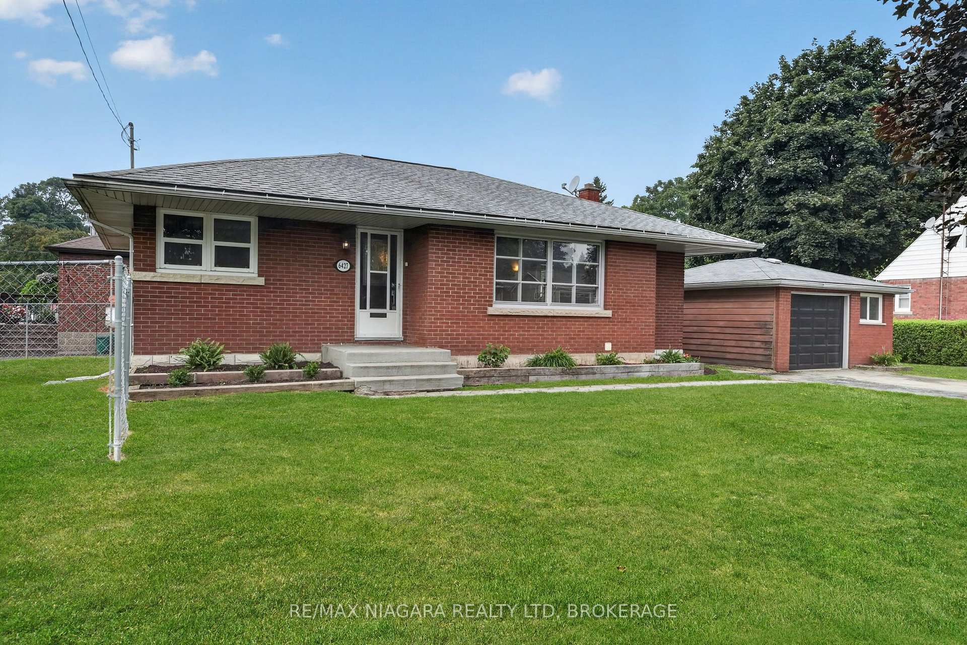 Photo 1 of 6427 Carlton Avenue, Niagara Falls, Dorchester — HOMEH