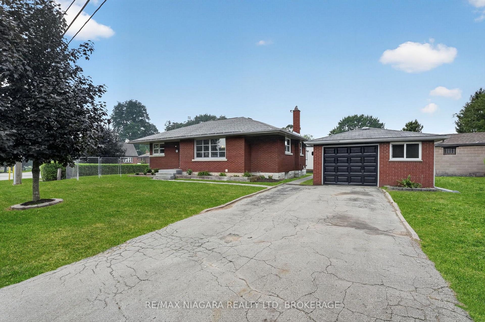 Photo 2 of 6427 Carlton Avenue, Niagara Falls, Dorchester — HOMEH