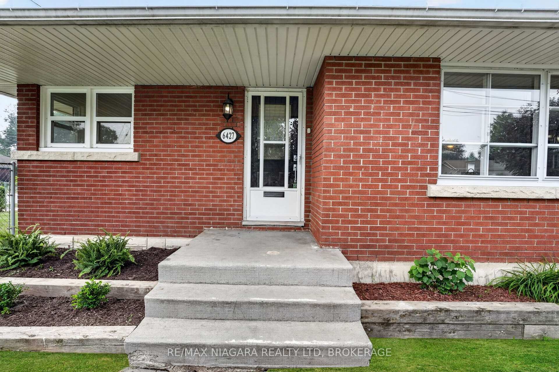 Photo 6 of 6427 Carlton Avenue, Niagara Falls, Dorchester — HOMEH