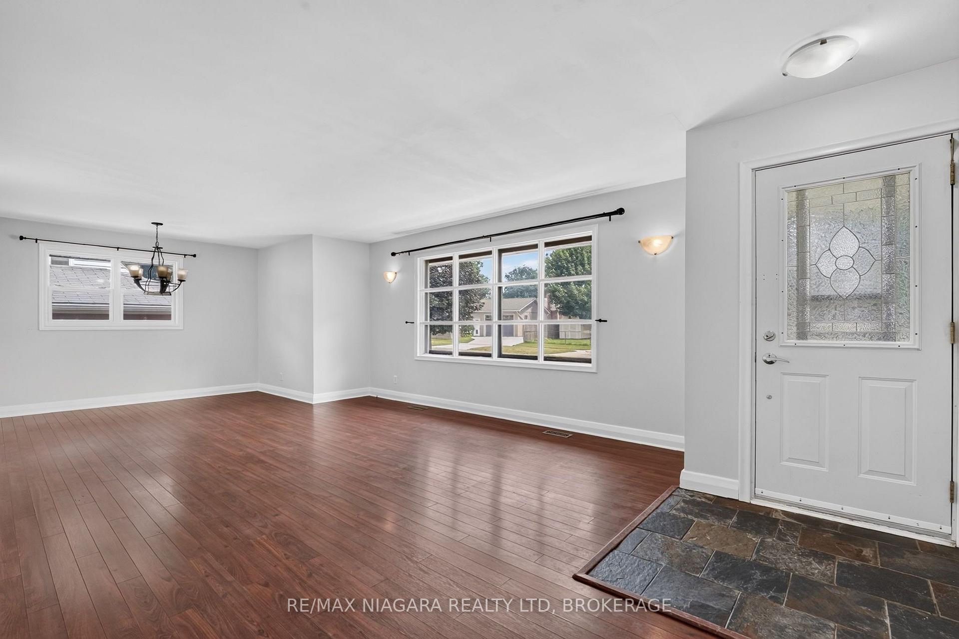 Photo 7 of 6427 Carlton Avenue, Niagara Falls, Dorchester — HOMEH