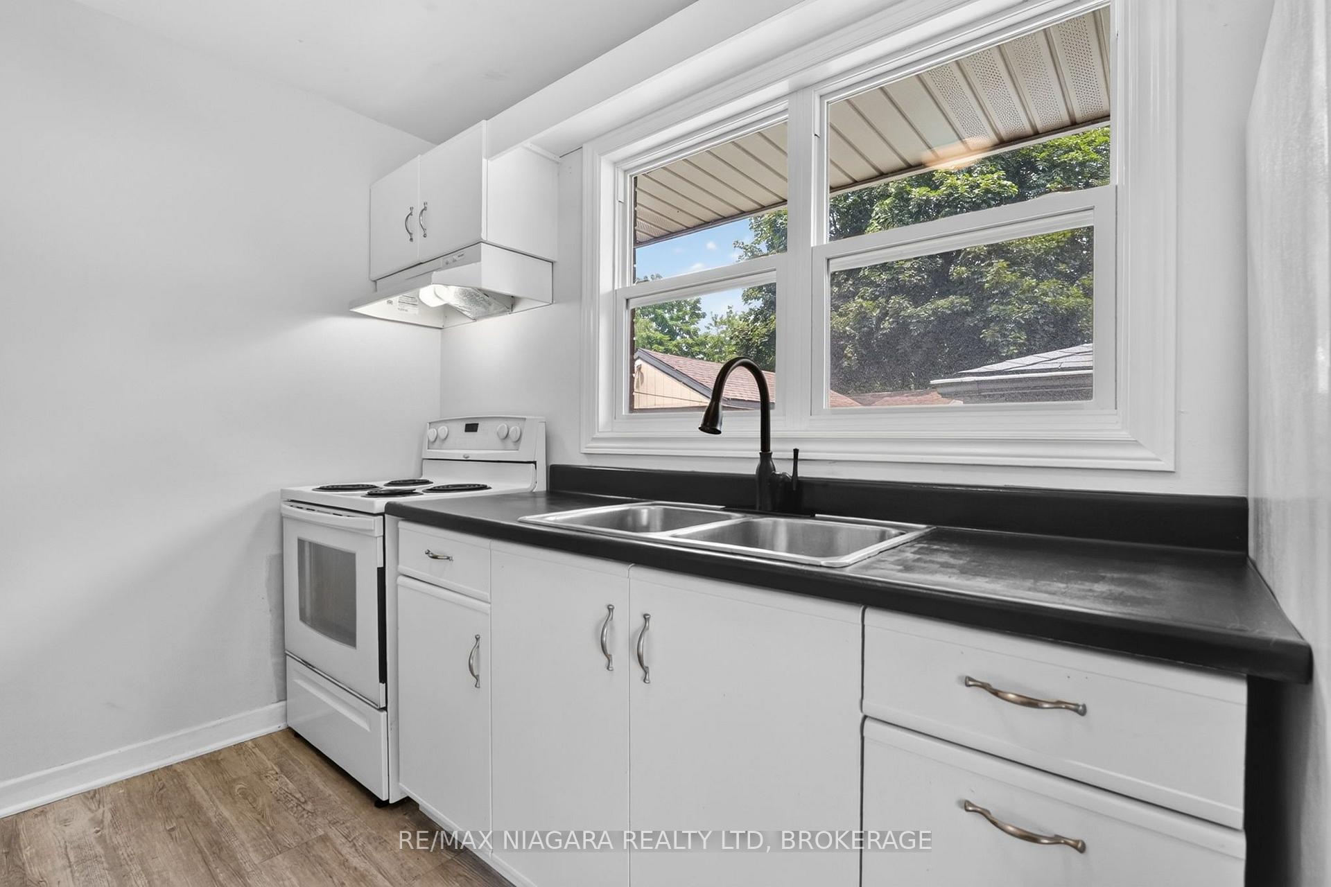 Photo 14 of 6427 Carlton Avenue, Niagara Falls, Dorchester — HOMEH