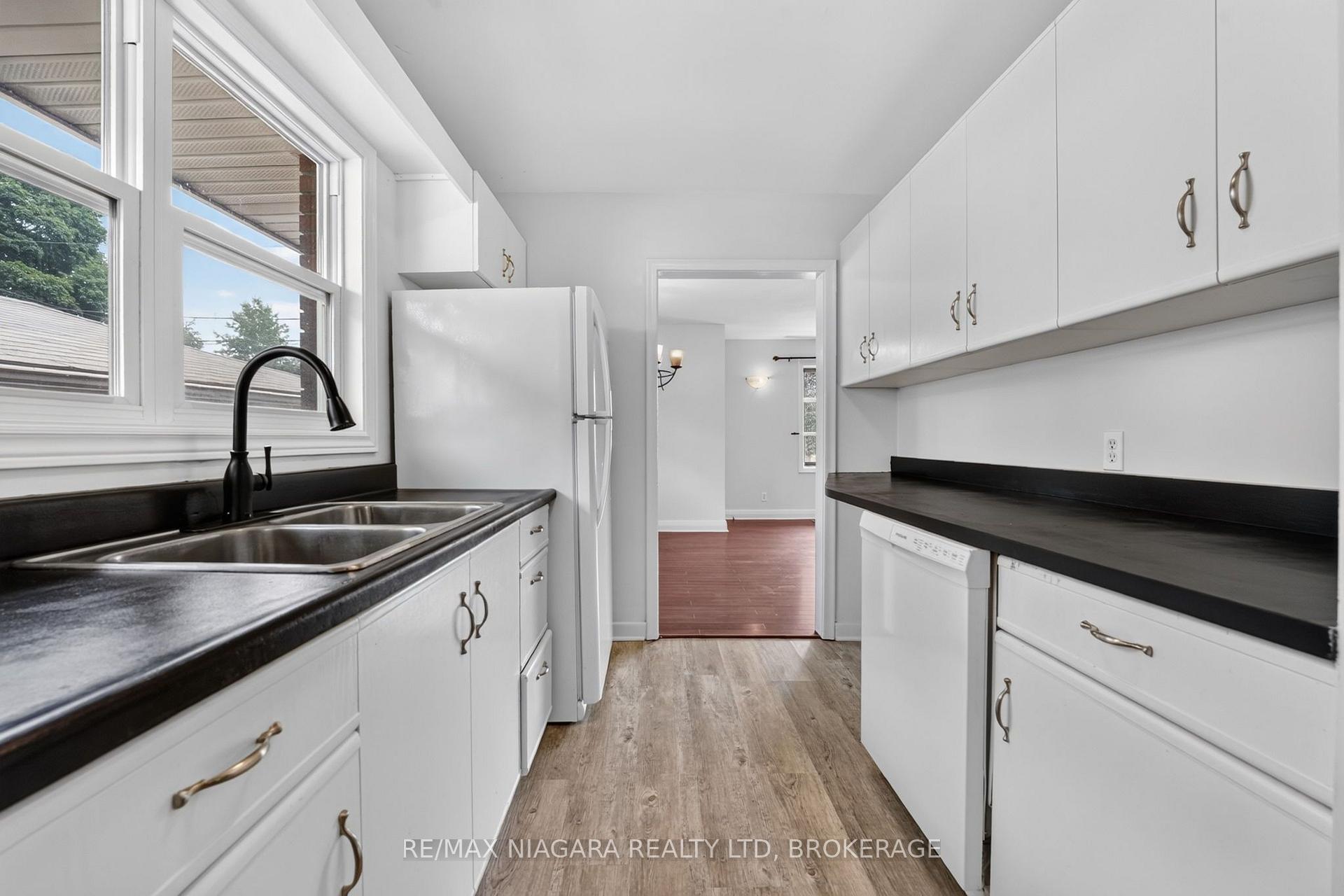 Photo 19 of 6427 Carlton Avenue, Niagara Falls, Dorchester — HOMEH