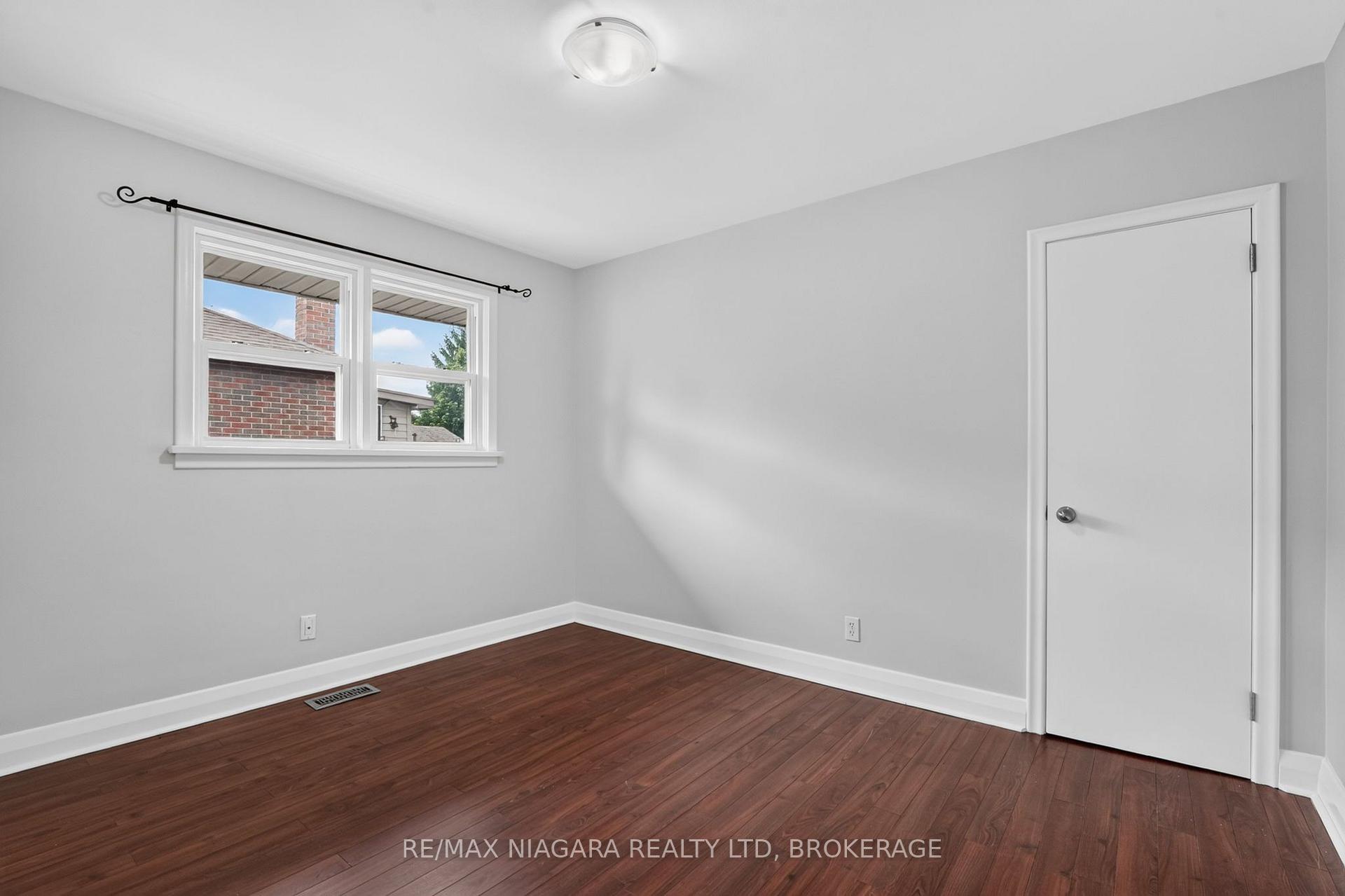 Photo 20 of 6427 Carlton Avenue, Niagara Falls, Dorchester — HOMEH