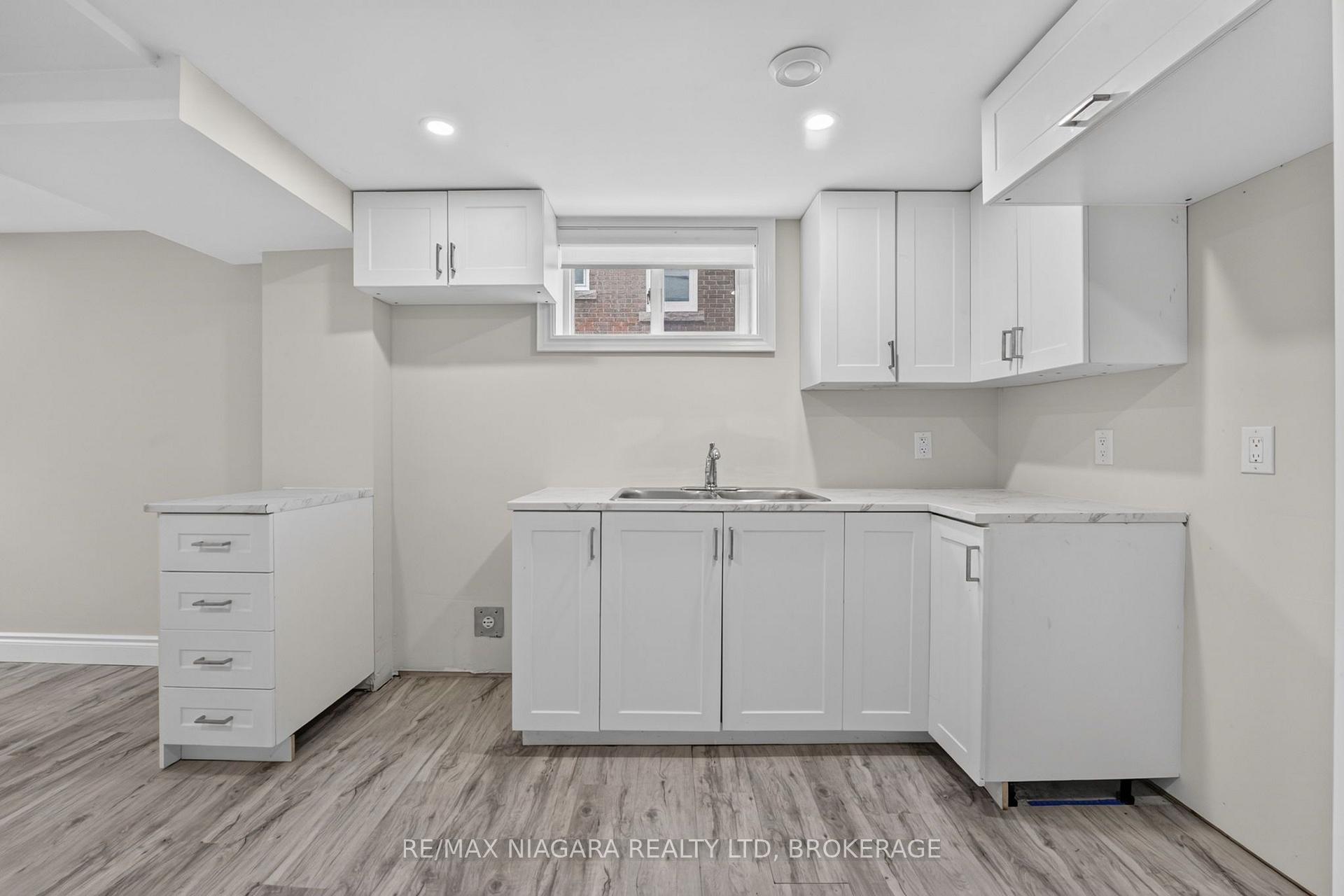 Photo 32 of 6427 Carlton Avenue, Niagara Falls, Dorchester — HOMEH