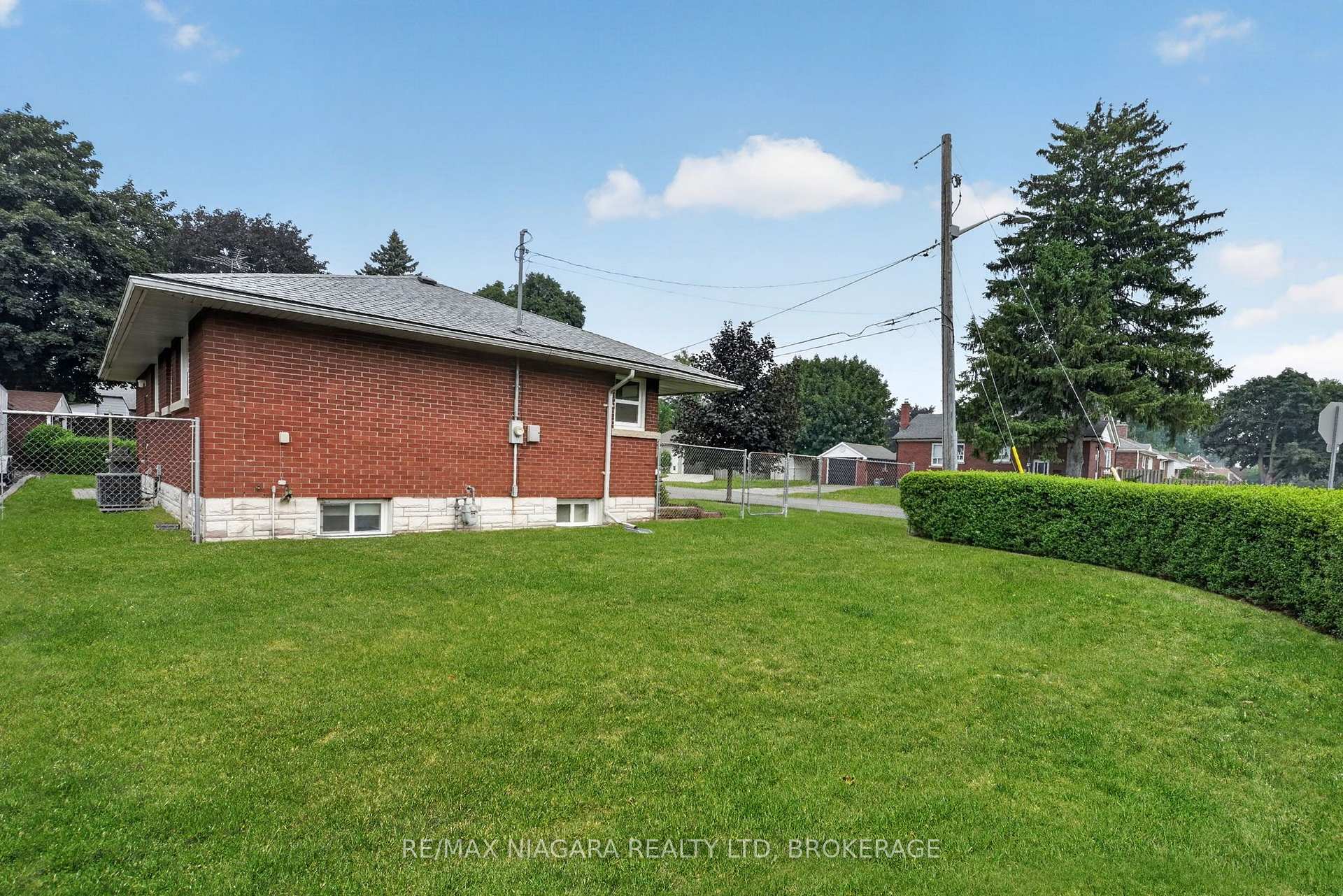 Photo 45 of 6427 Carlton Avenue, Niagara Falls, Dorchester — HOMEH