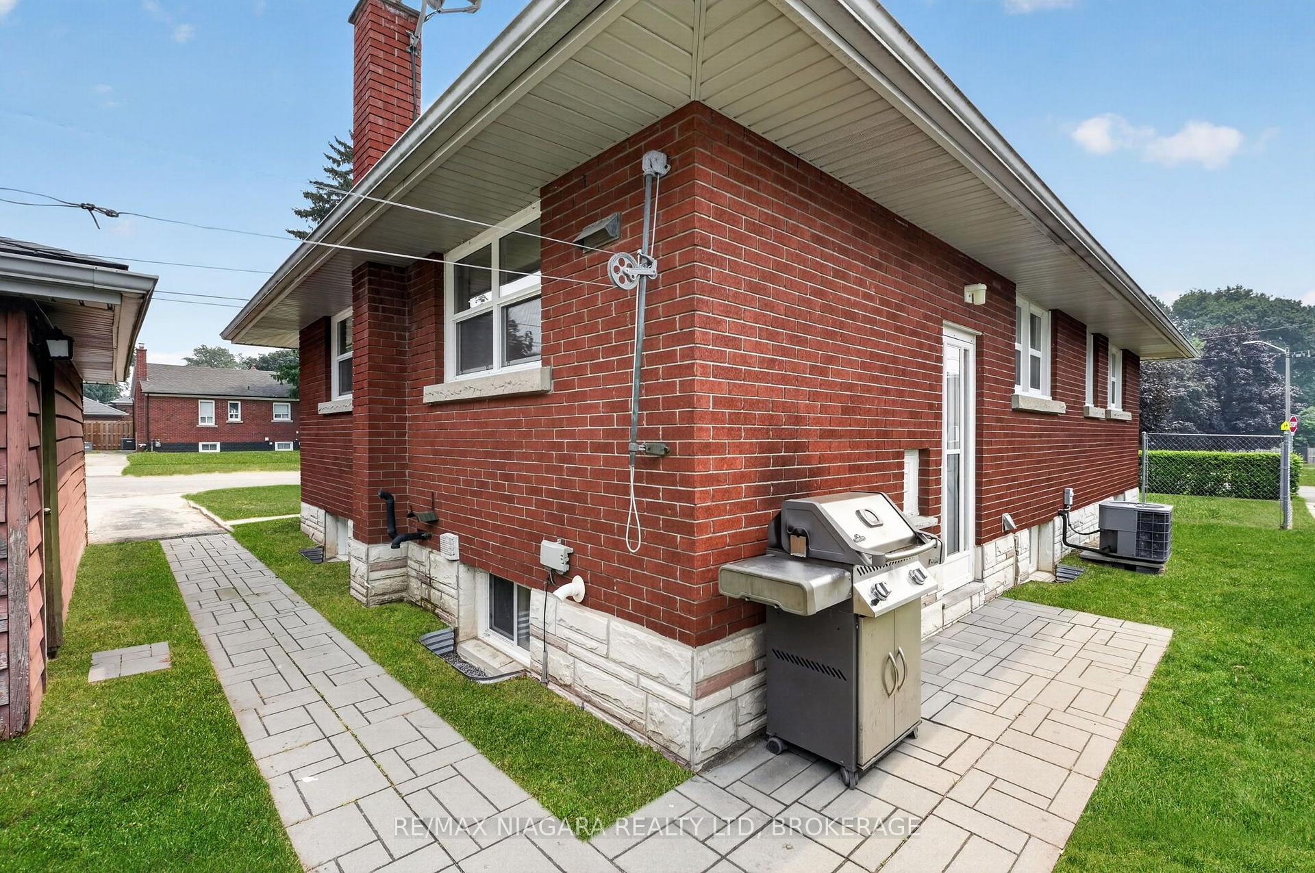 Photo 46 of 6427 Carlton Avenue, Niagara Falls, Dorchester — HOMEH