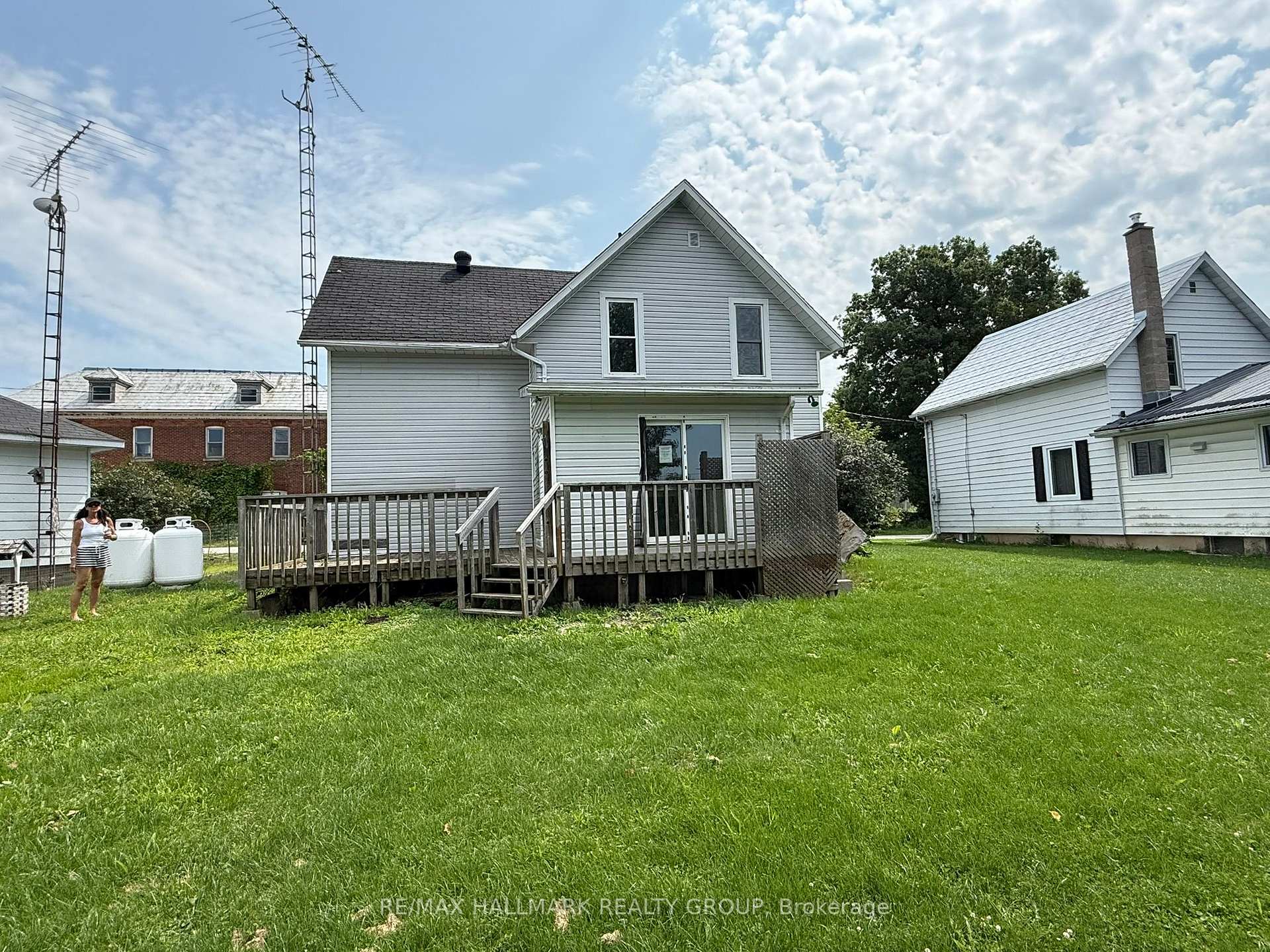 Photo 6 of 12 Circle Drive S, Rideau Lakes, Rideau Lakes (South Crosby) Twp — HOMEH