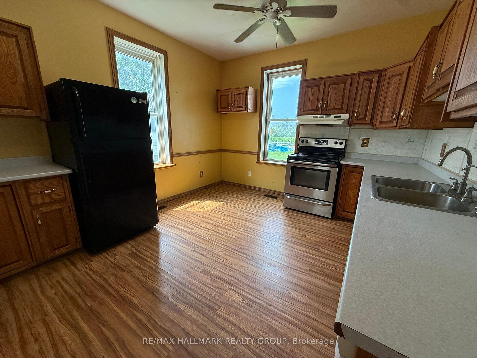 Photo 12 of 12 Circle Drive S, Rideau Lakes, Rideau Lakes (South Crosby) Twp — HOMEH