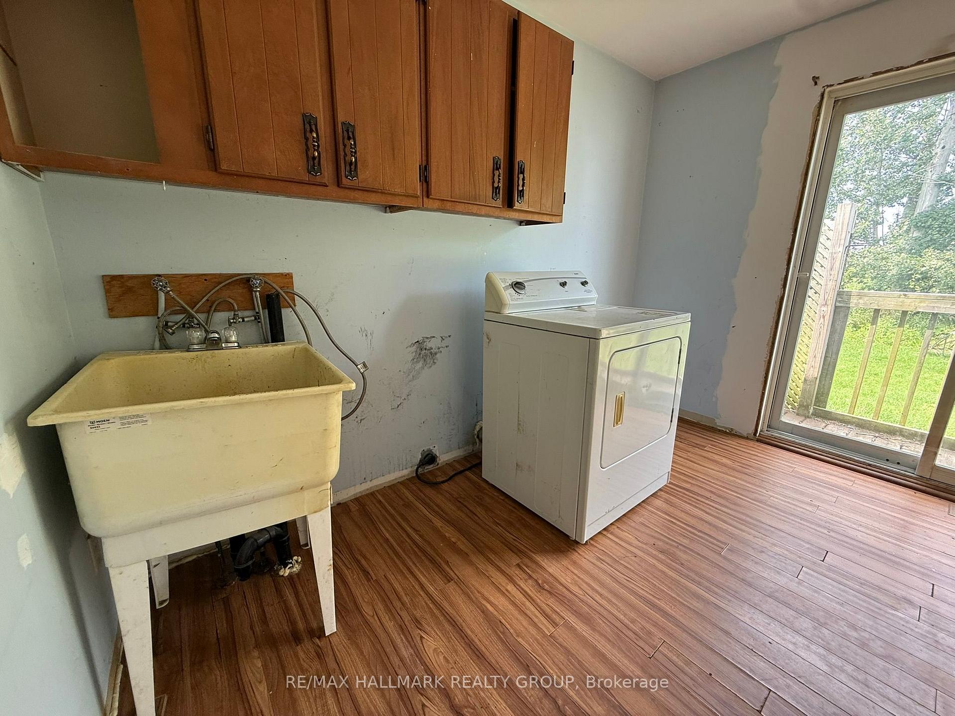 Photo 16 of 12 Circle Drive S, Rideau Lakes, Rideau Lakes (South Crosby) Twp — HOMEH