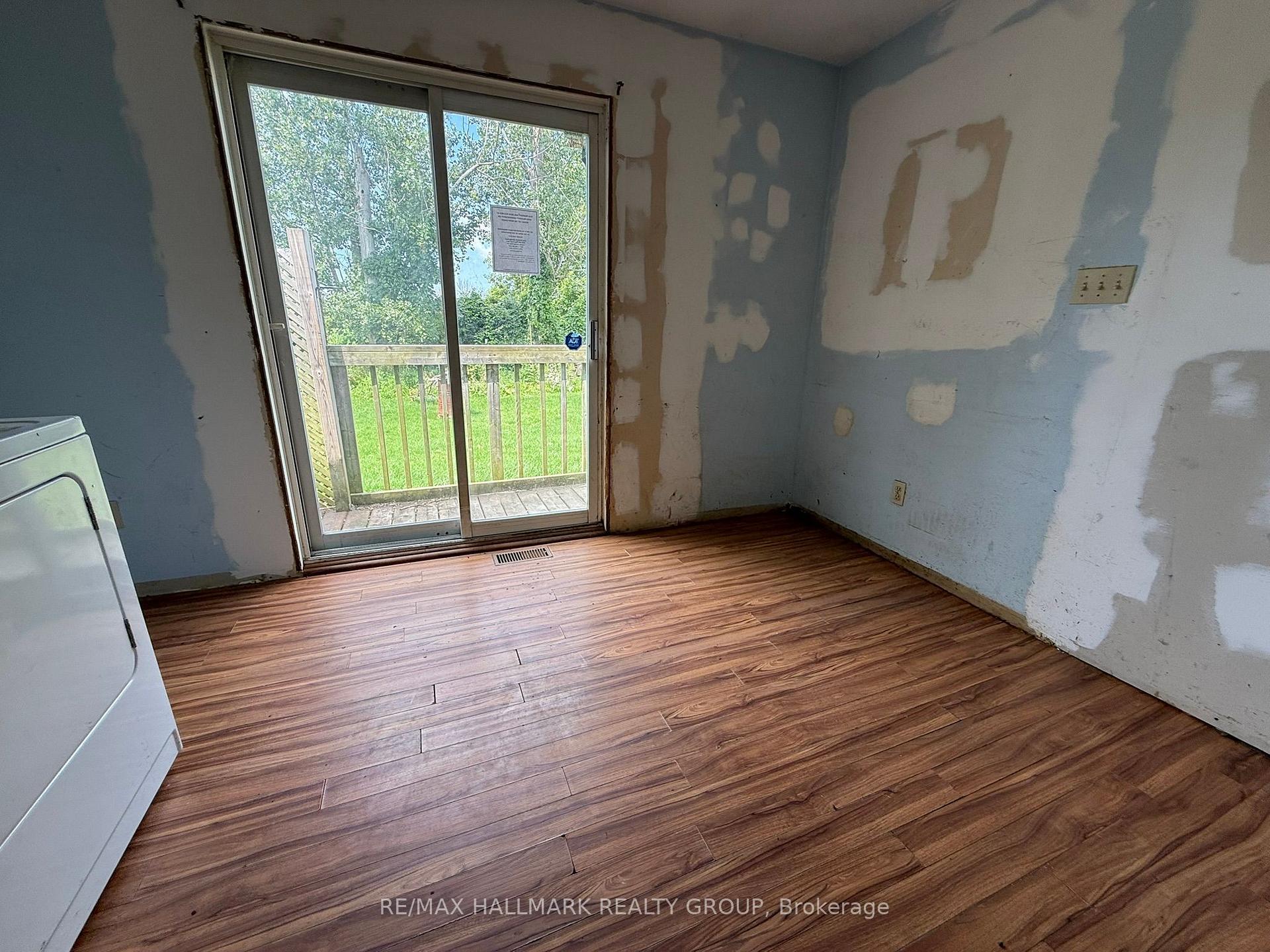 Photo 17 of 12 Circle Drive S, Rideau Lakes, Rideau Lakes (South Crosby) Twp — HOMEH