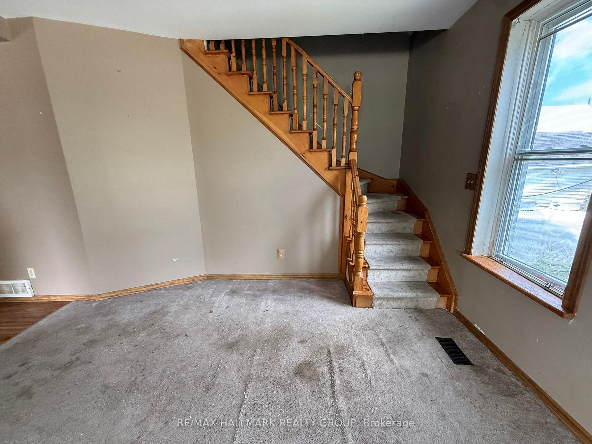 Photo 18 of 12 Circle Drive S, Rideau Lakes, Rideau Lakes (South Crosby) Twp — HOMEH