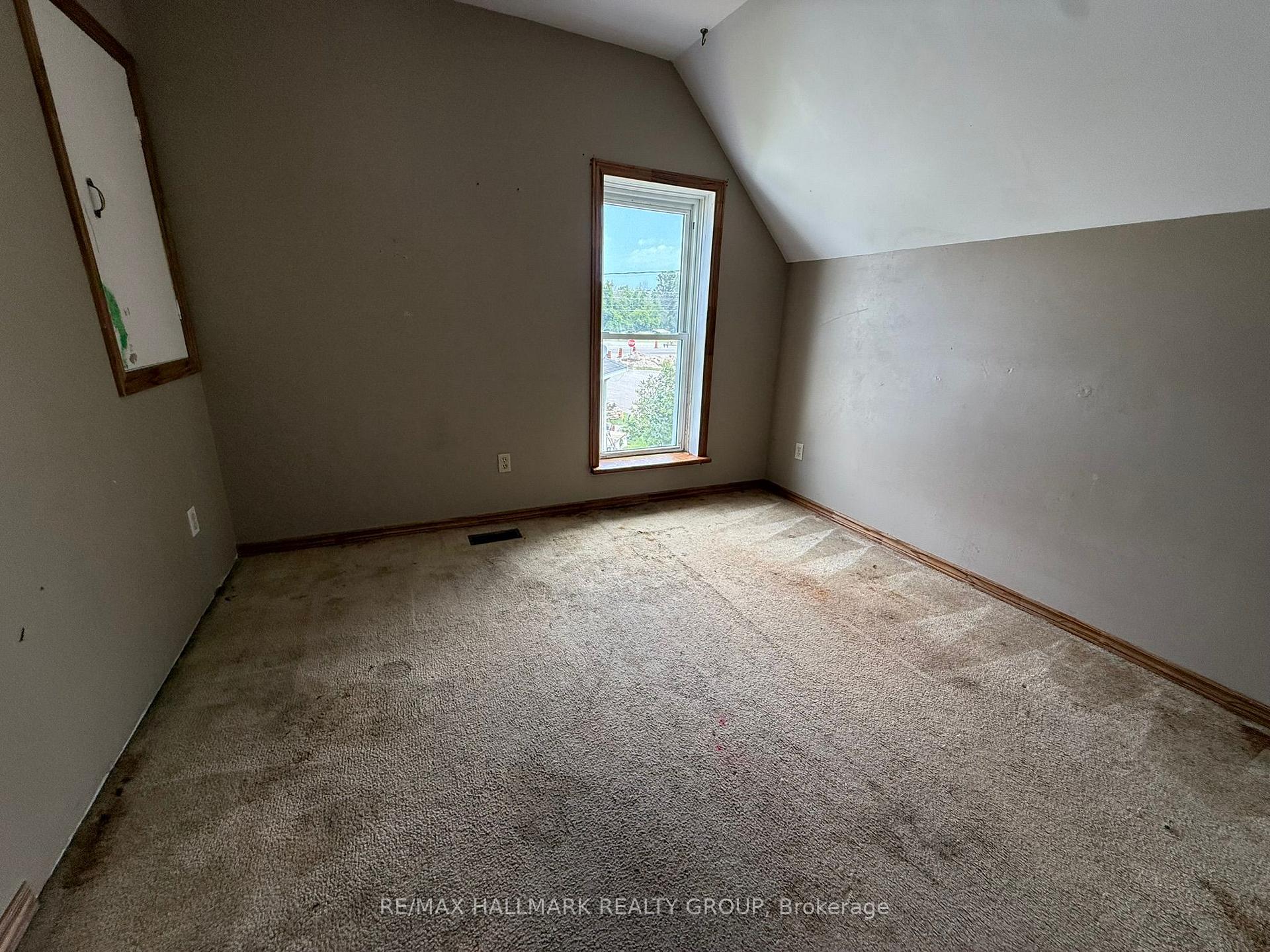 Photo 19 of 12 Circle Drive S, Rideau Lakes, Rideau Lakes (South Crosby) Twp — HOMEH