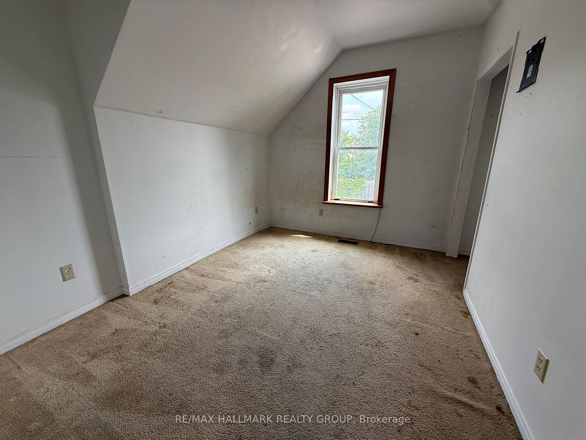 Photo 20 of 12 Circle Drive S, Rideau Lakes, Rideau Lakes (South Crosby) Twp — HOMEH