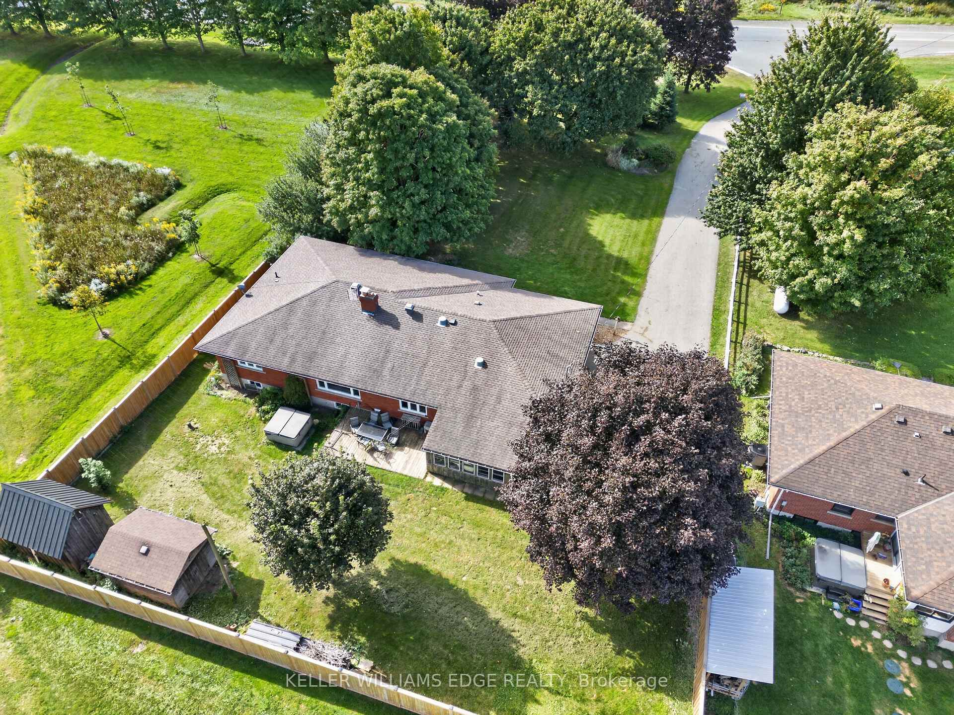 Photo 2 of 708 Old Hwy 8, Hamilton, Rockton — HOMEH