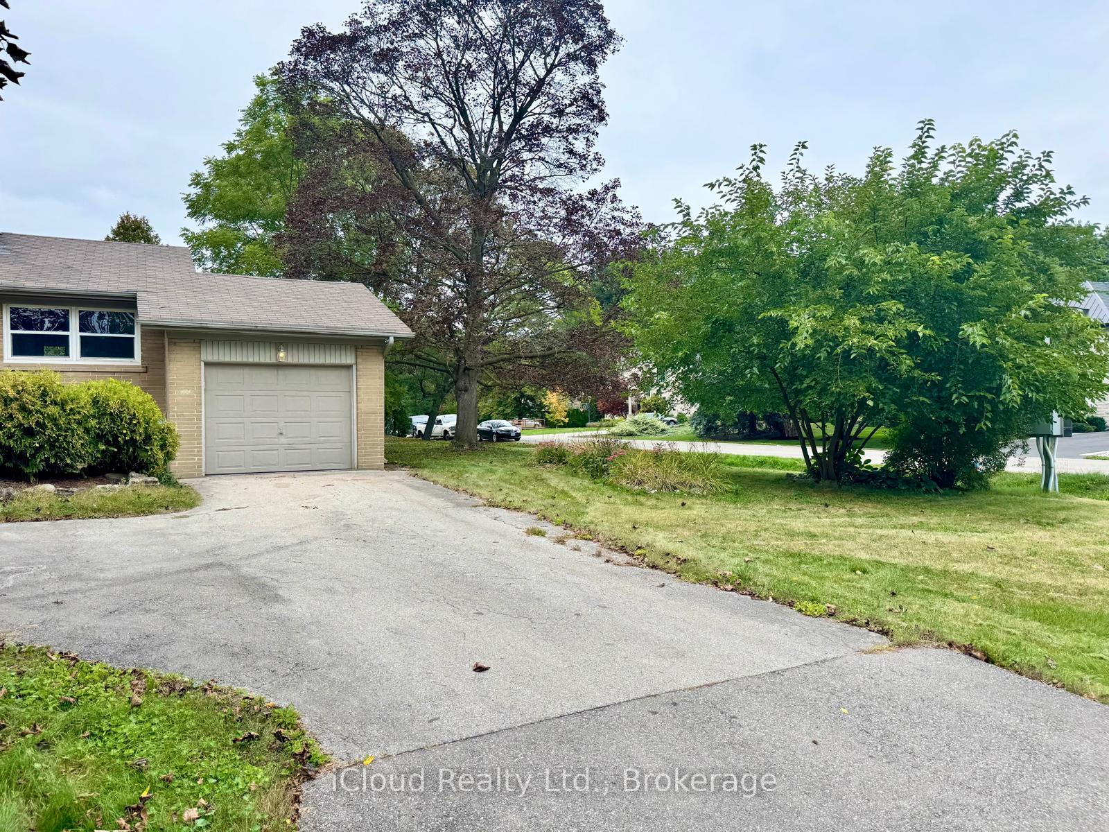 Photo 1 of 122 Selgrove Crescent, Oakville, Southwest — HOMEH