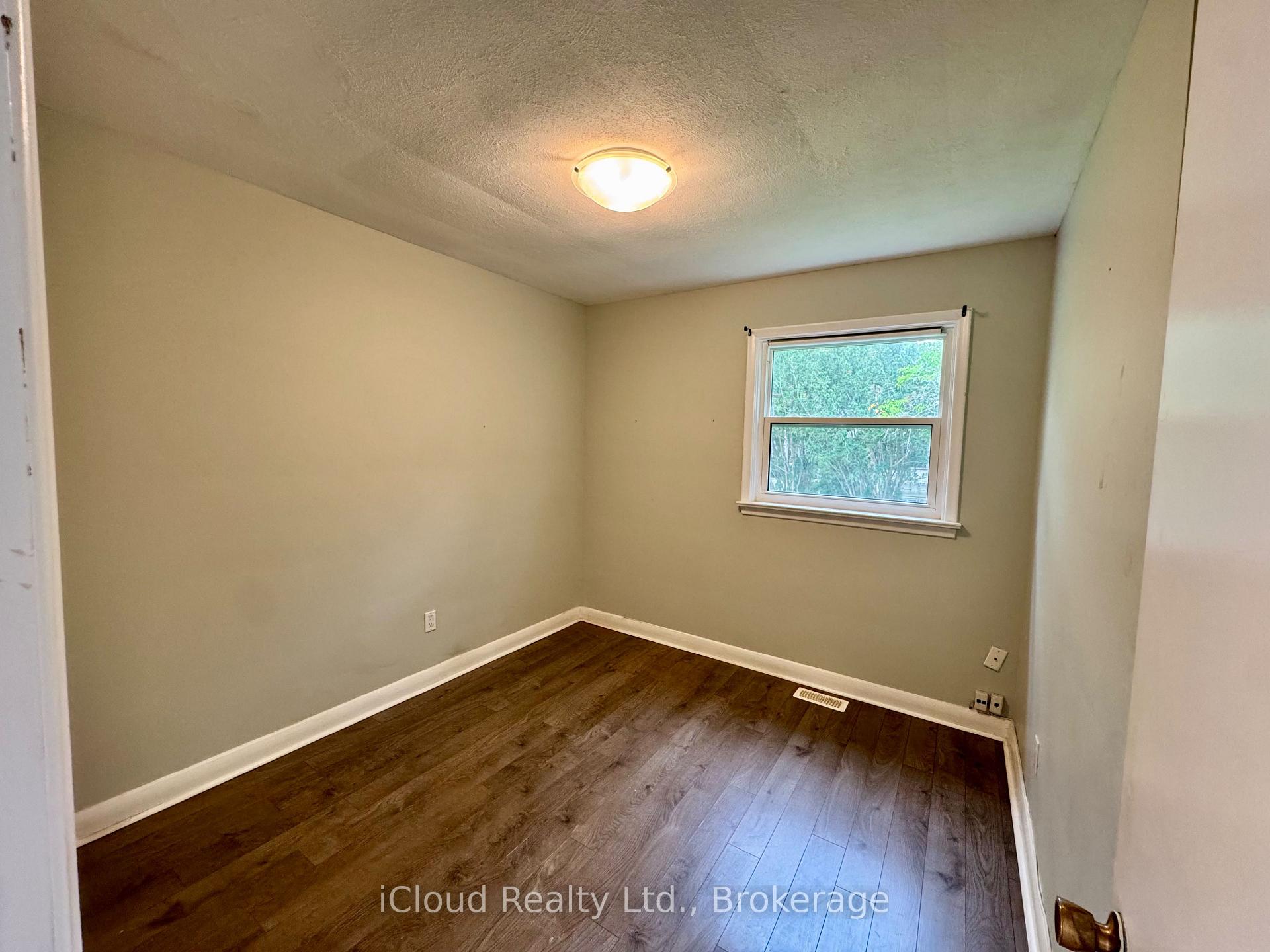 Photo 9 of 122 Selgrove Crescent, Oakville, Southwest — HOMEH