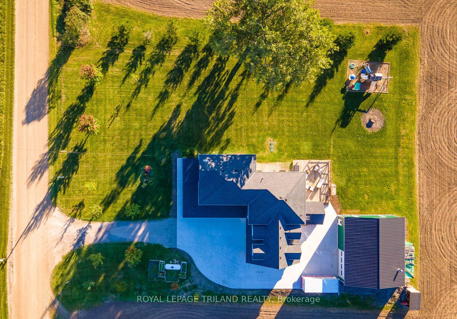 Photo 4 of 11688 Charlton Drive, Middlesex Centre, Rural Middlesex Centre — HOMEH