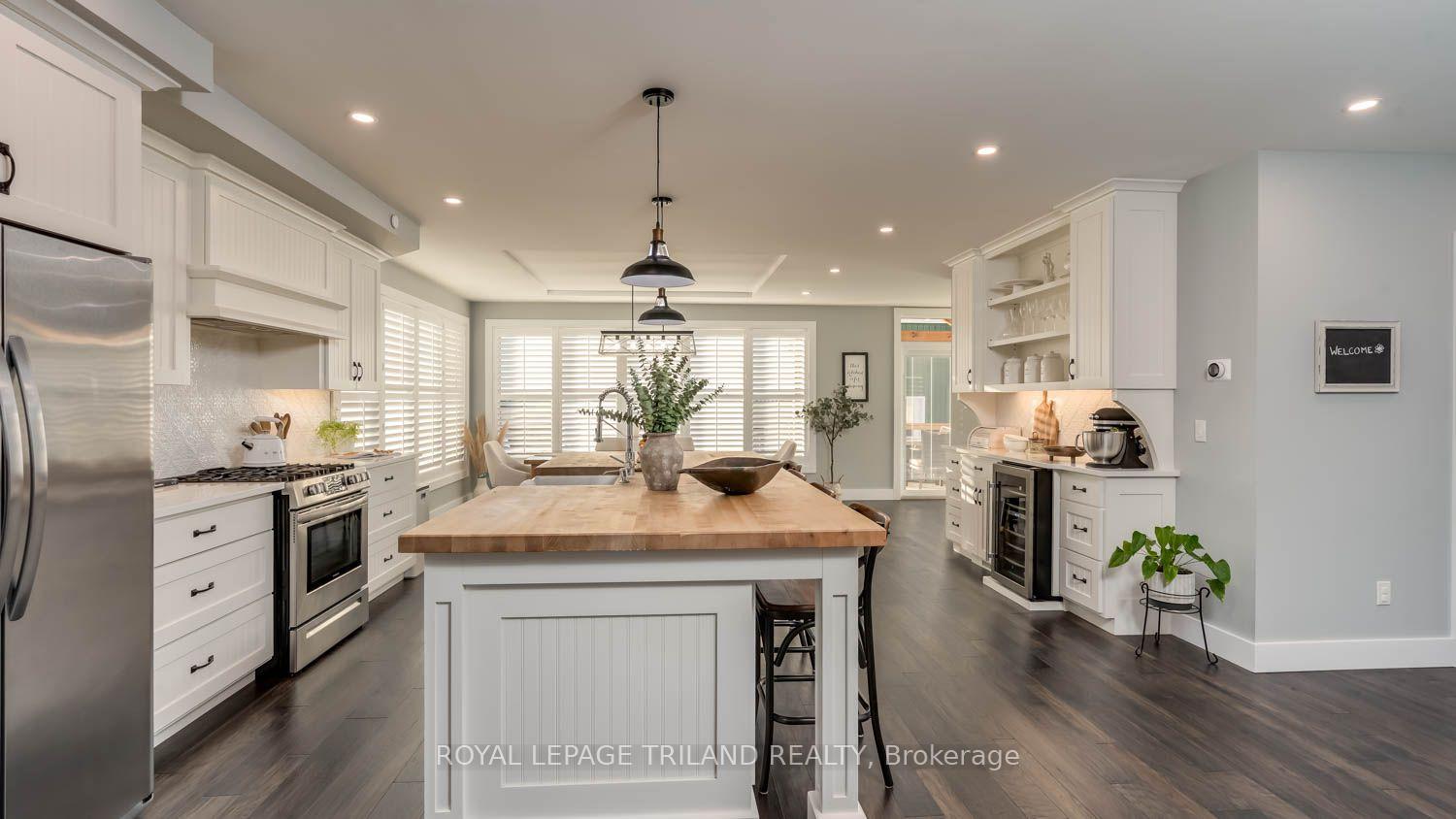 Photo 10 of 11688 Charlton Drive, Middlesex Centre, Rural Middlesex Centre — HOMEH