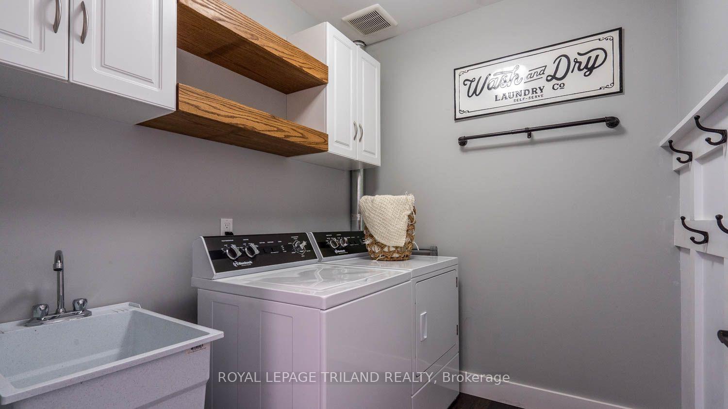 Photo 17 of 11688 Charlton Drive, Middlesex Centre, Rural Middlesex Centre — HOMEH