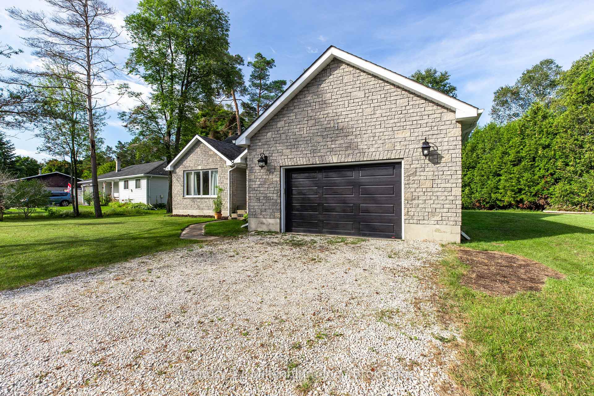 Photo 4 of 103 Dorena Crescent, South Bruce Peninsula — HOMEH