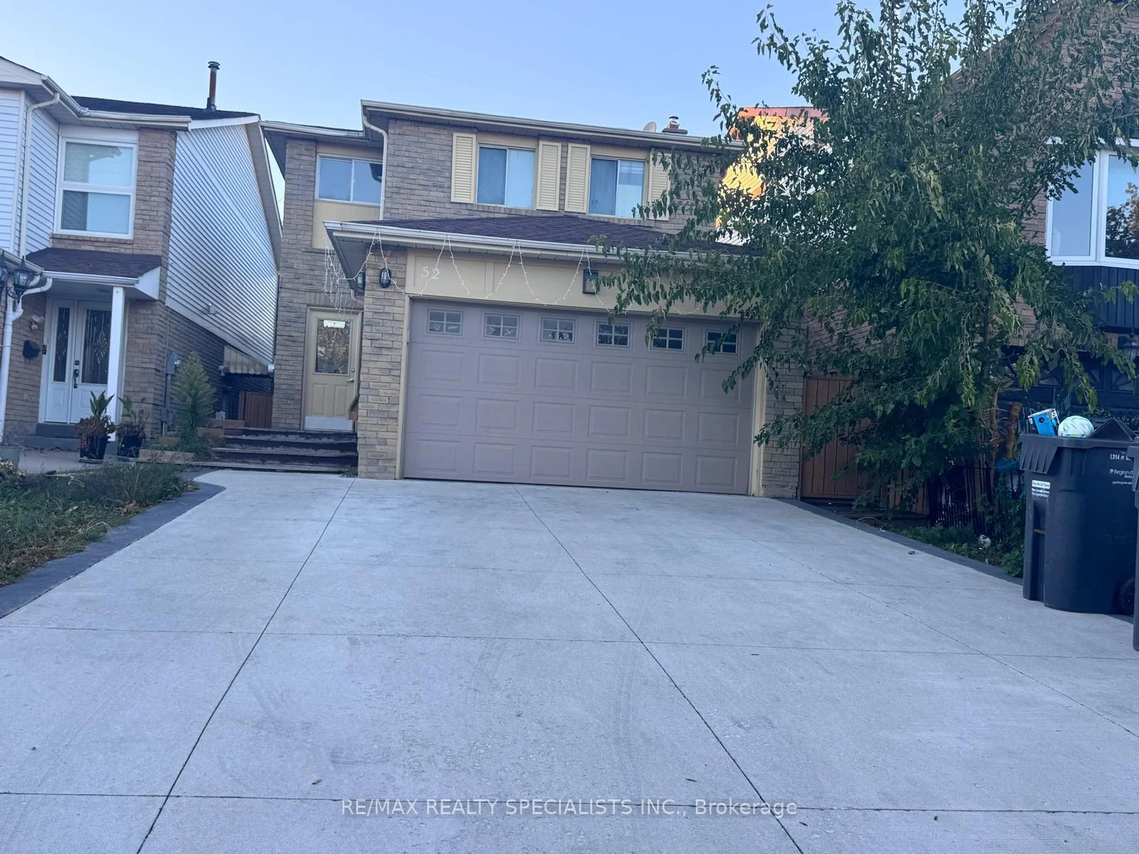 Photo 2 of 52 Abelard Avenue, Brampton, Fletcher's West — HOMEH