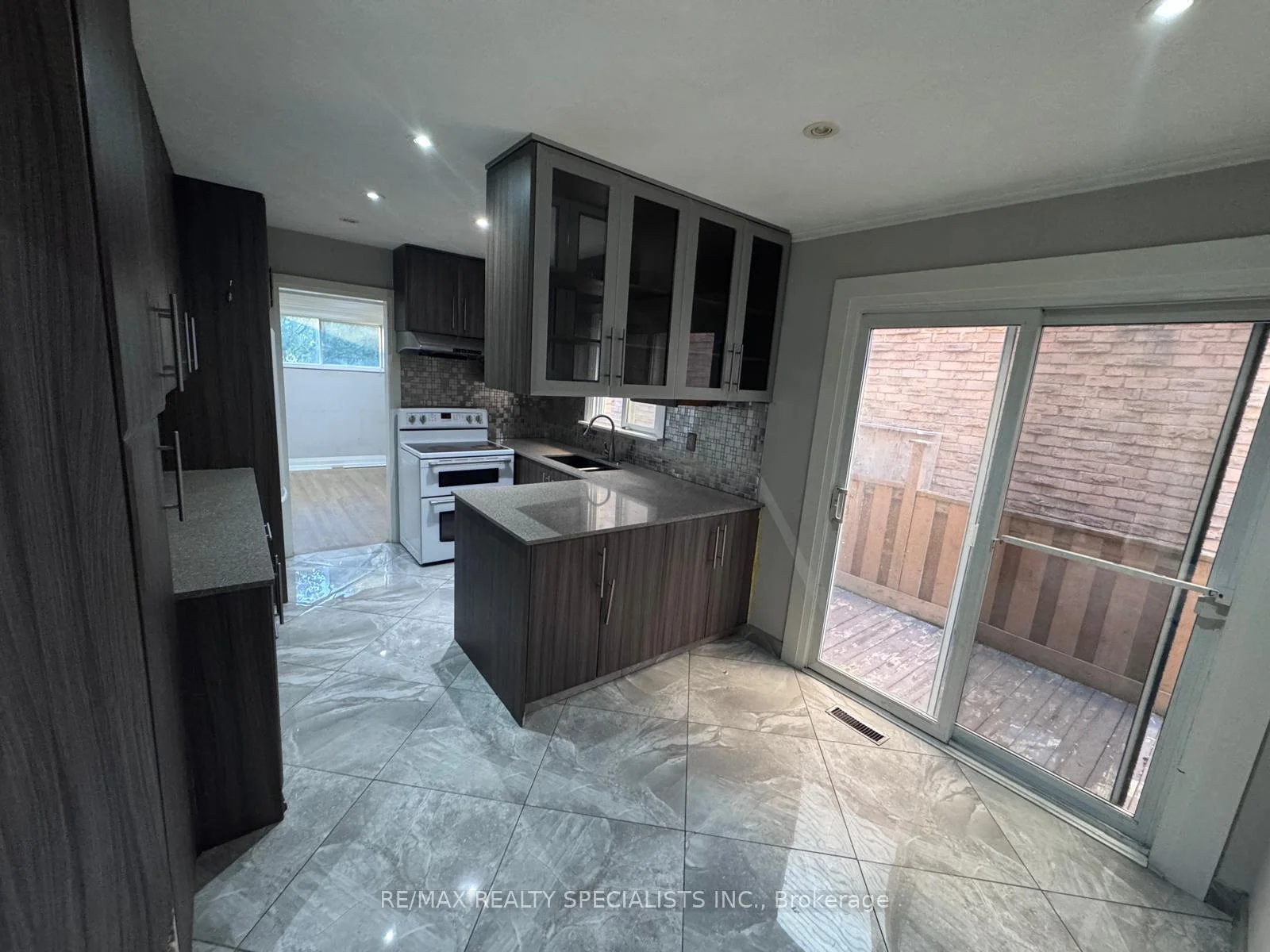 Photo 7 of 52 Abelard Avenue, Brampton, Fletcher's West — HOMEH