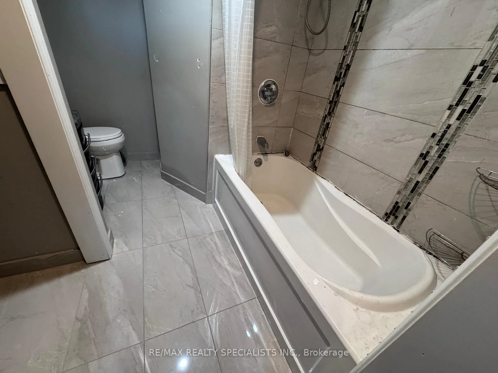 Photo 12 of 52 Abelard Avenue, Brampton, Fletcher's West — HOMEH