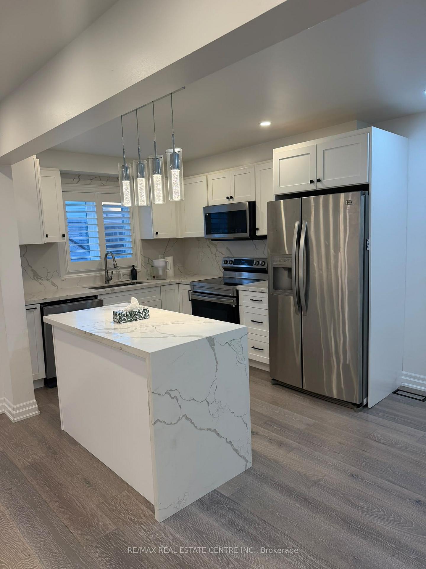 Photo 7 of 4679 Thomas Alton Boulevard, Burlington, Alton — HOMEH