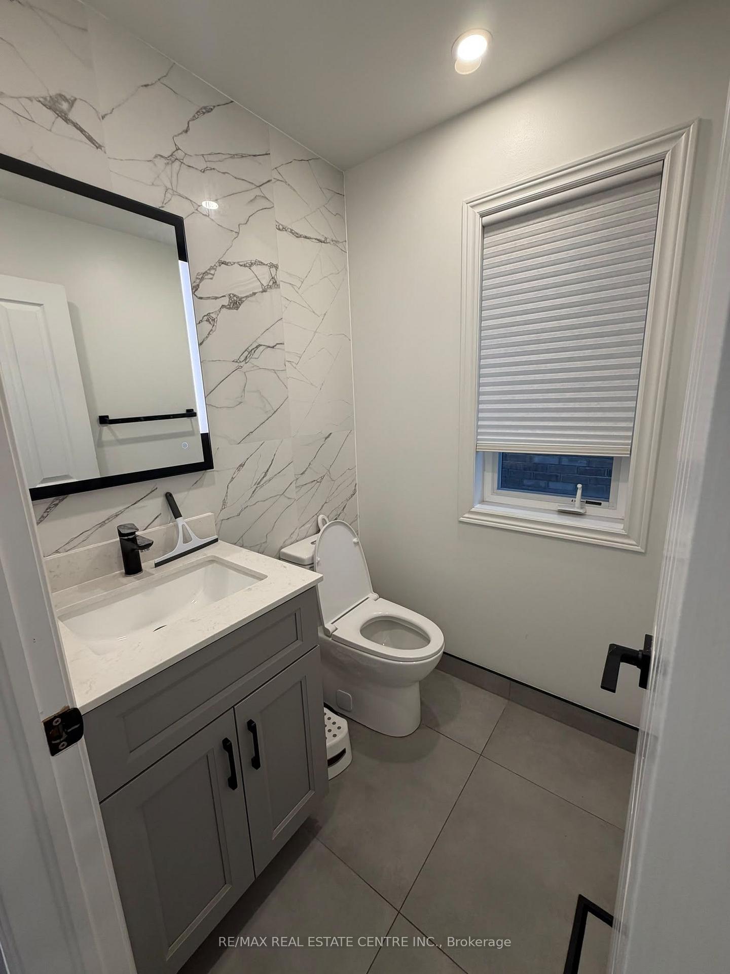 Photo 14 of 4679 Thomas Alton Boulevard, Burlington, Alton — HOMEH