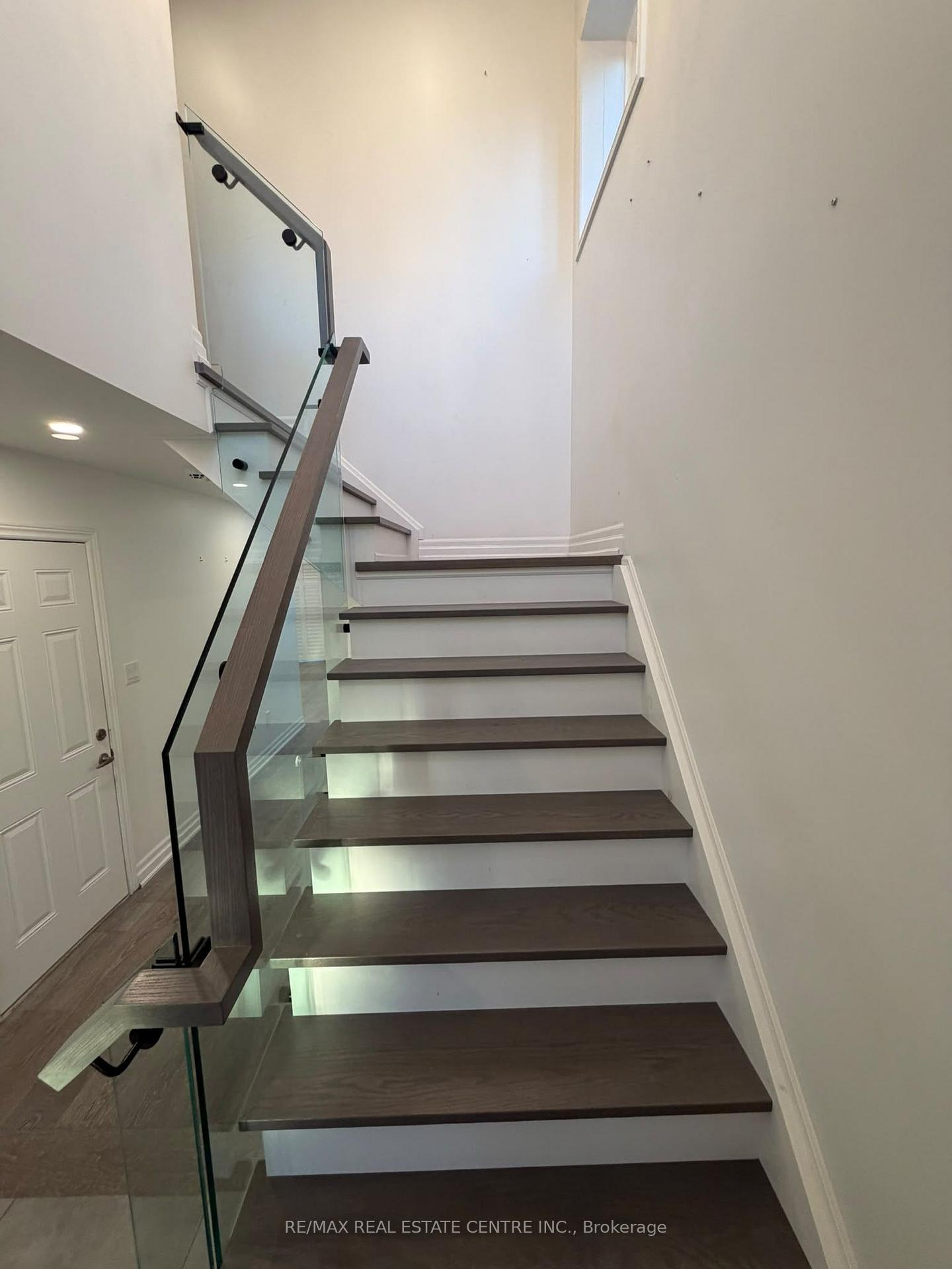 Photo 16 of 4679 Thomas Alton Boulevard, Burlington, Alton — HOMEH