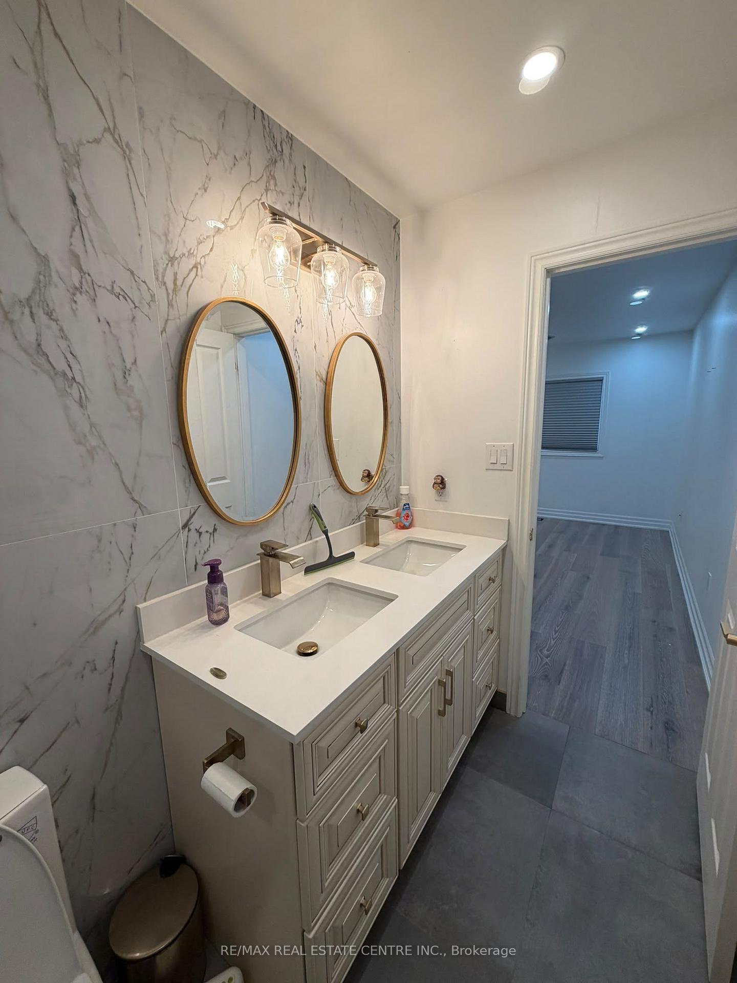 Photo 21 of 4679 Thomas Alton Boulevard, Burlington, Alton — HOMEH