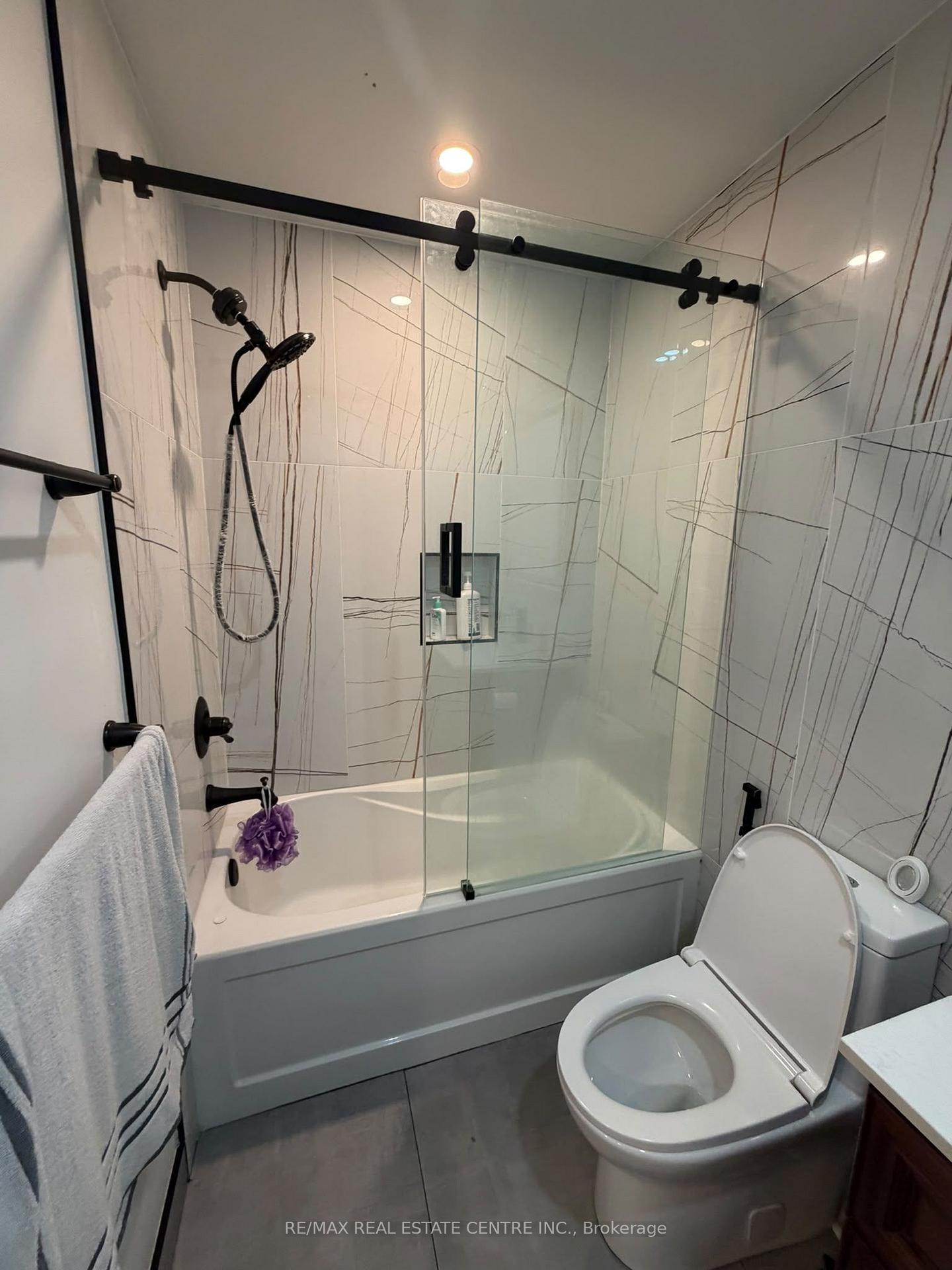 Photo 22 of 4679 Thomas Alton Boulevard, Burlington, Alton — HOMEH