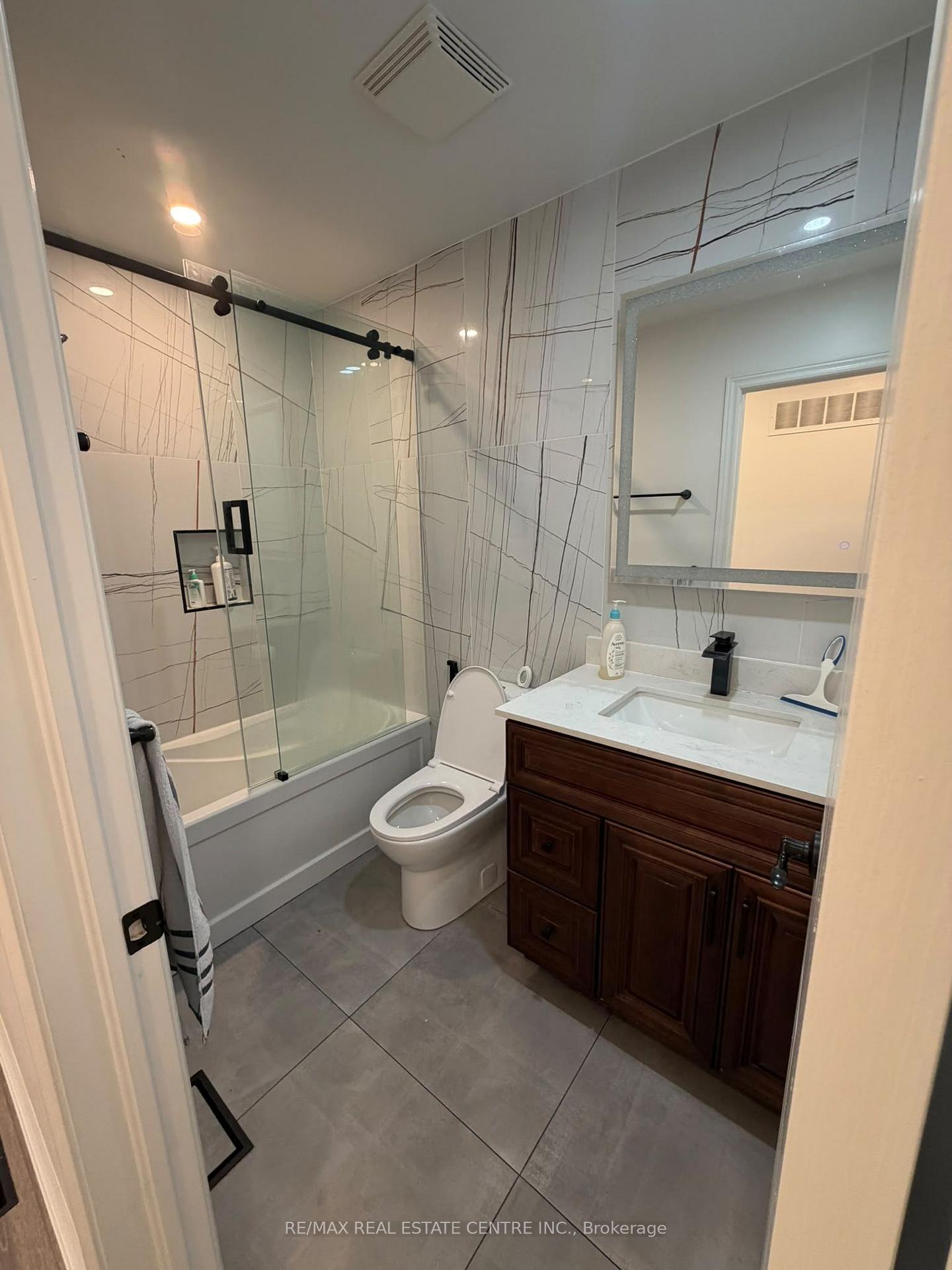 Photo 28 of 4679 Thomas Alton Boulevard, Burlington, Alton — HOMEH