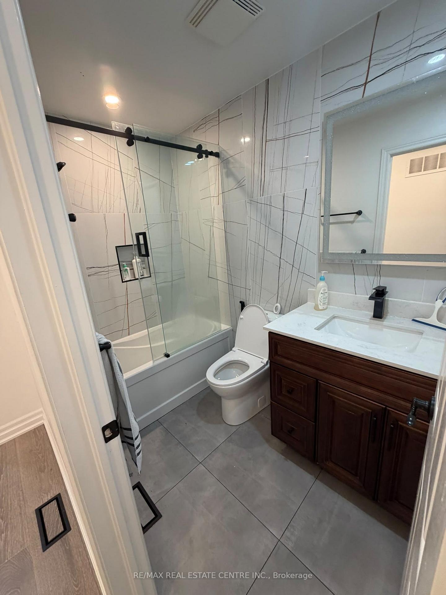 Photo 29 of 4679 Thomas Alton Boulevard, Burlington, Alton — HOMEH