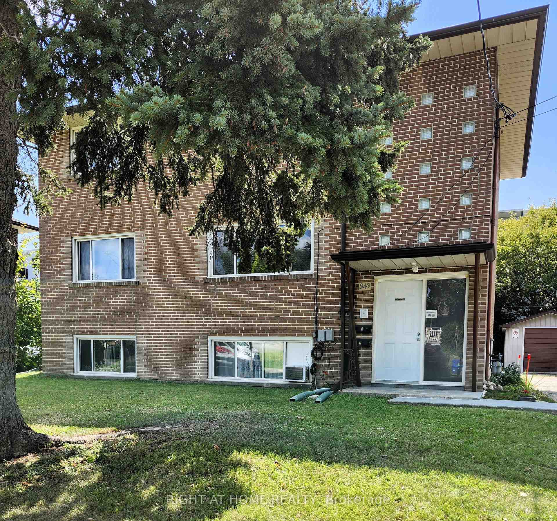 Photo 2 of 343 Frontenac Avenue, Oshawa, Vanier — HOMEH