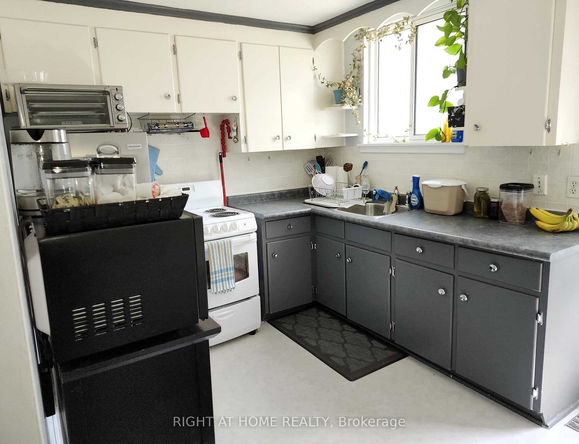 Photo 5 of 343 Frontenac Avenue, Oshawa, Vanier — HOMEH