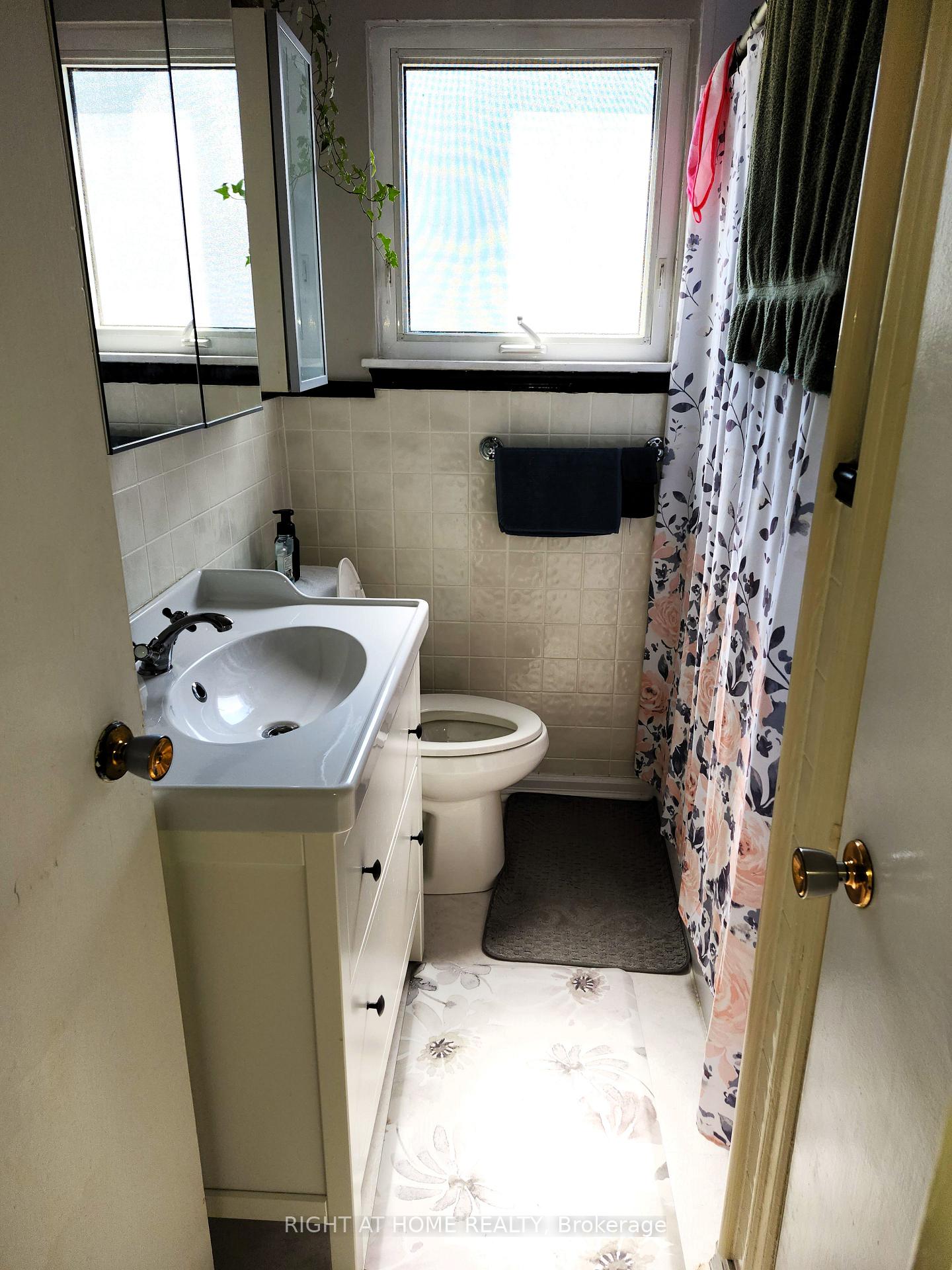 Photo 11 of 343 Frontenac Avenue, Oshawa, Vanier — HOMEH