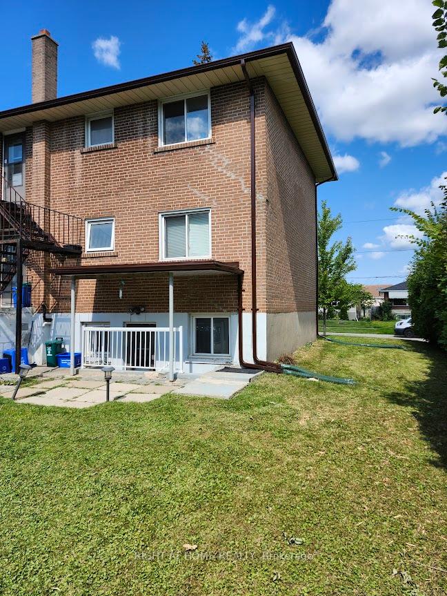 Photo 13 of 343 Frontenac Avenue, Oshawa, Vanier — HOMEH